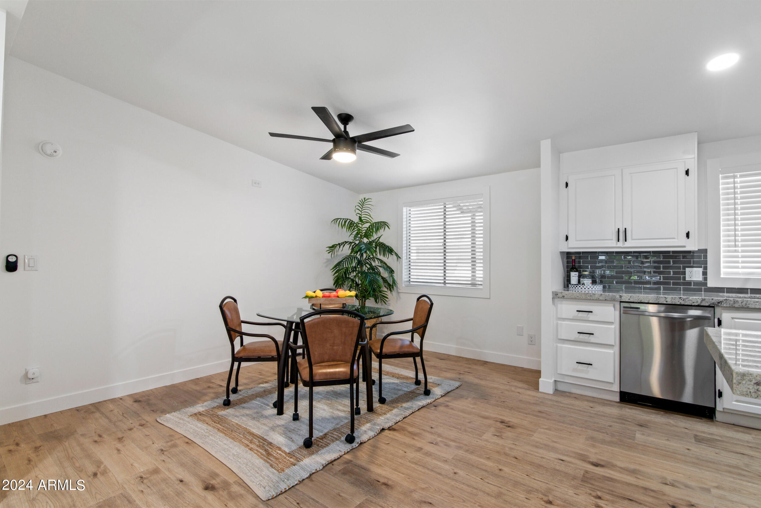 2233 E Behrend Drive # 86
