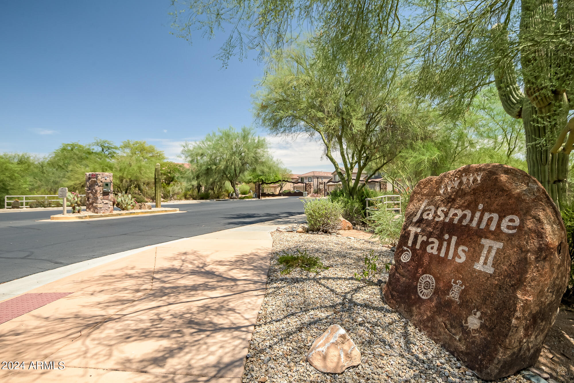 4443 E THORN TREE Drive