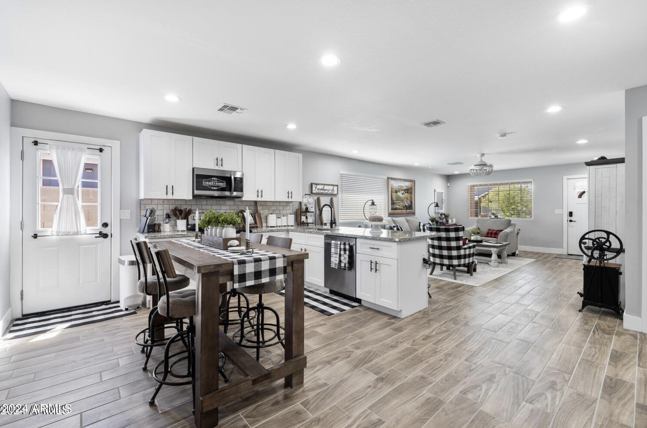 2330 W ROMLEY Road