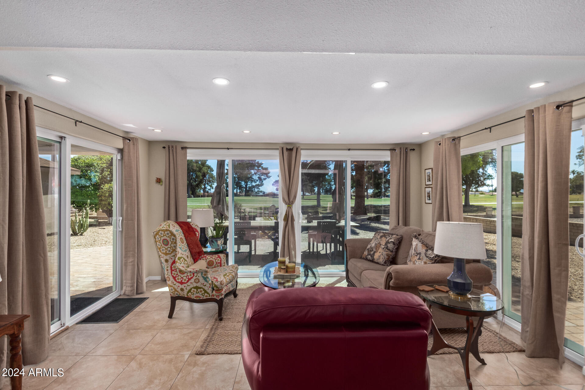 9543 W COUNTRY CLUB Drive