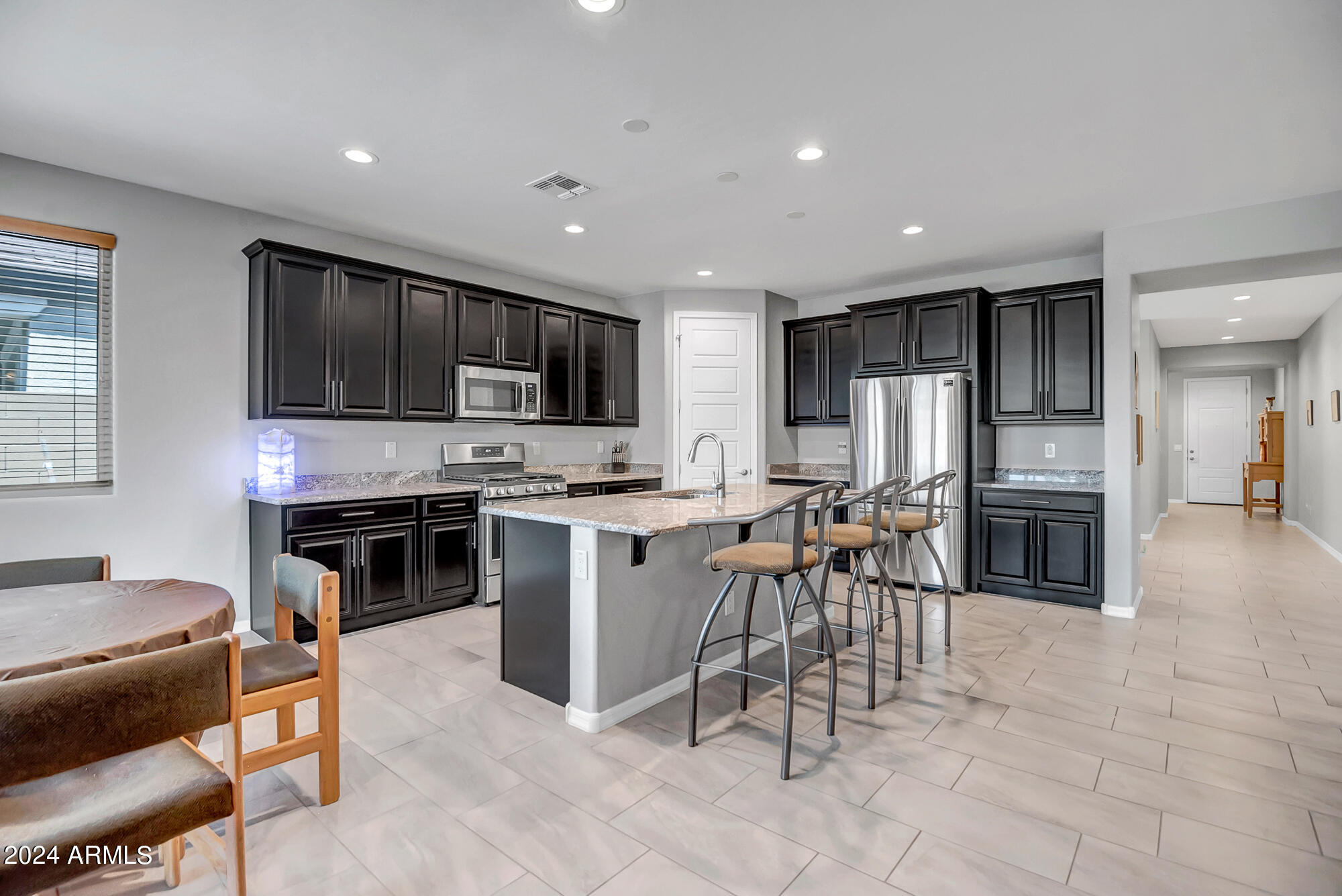 16087 W DESERT HILLS Drive