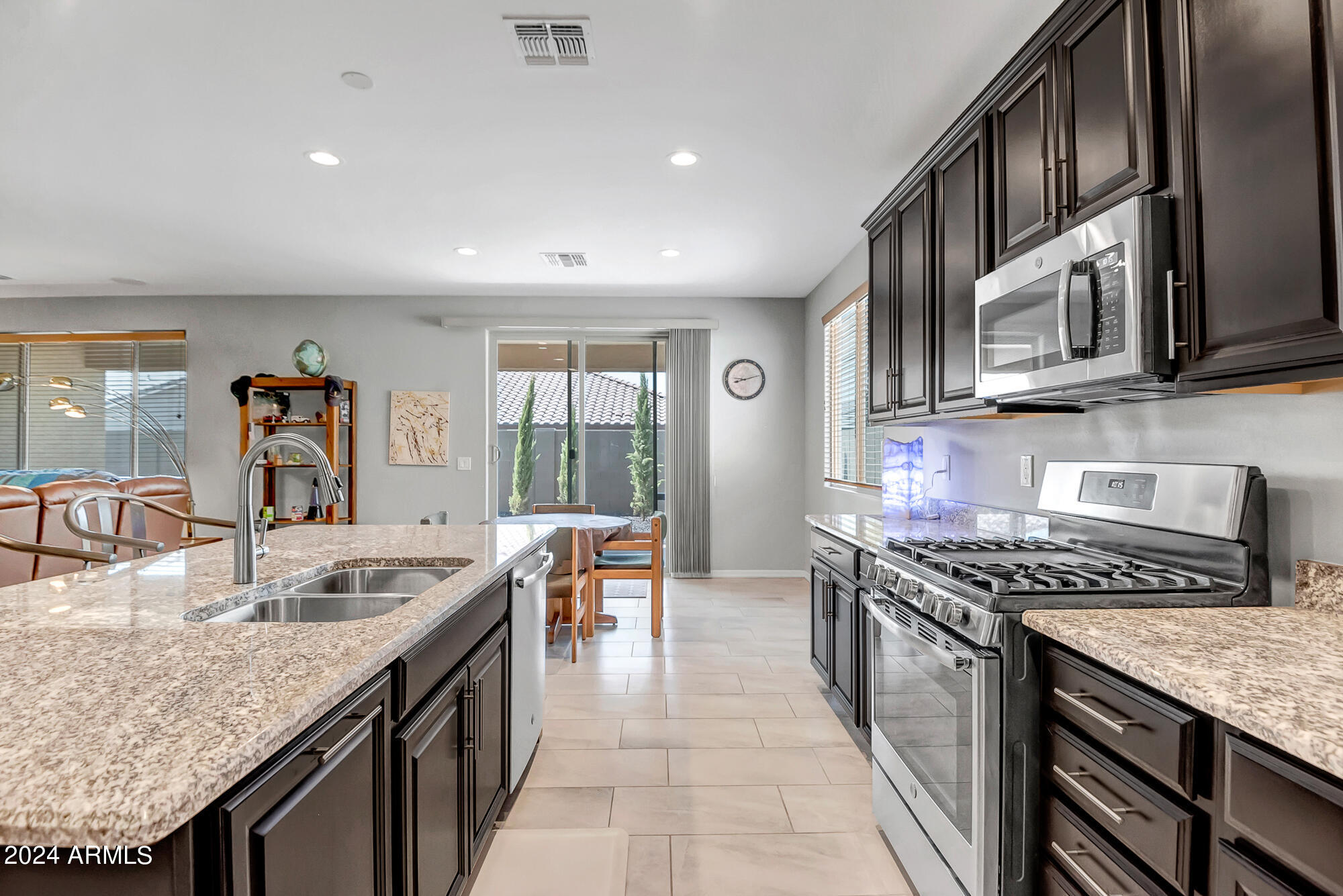 16087 W DESERT HILLS Drive