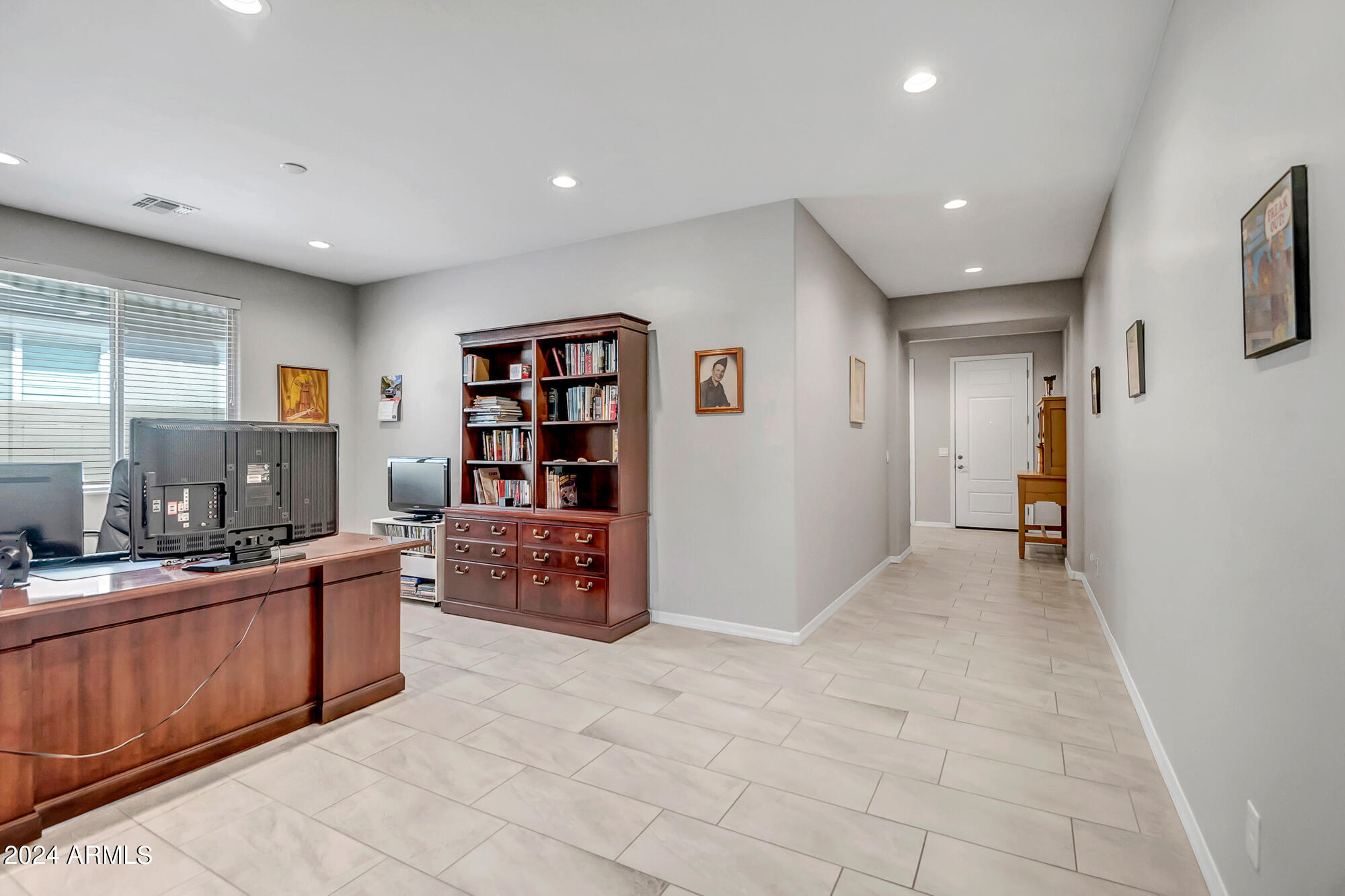 16087 W DESERT HILLS Drive