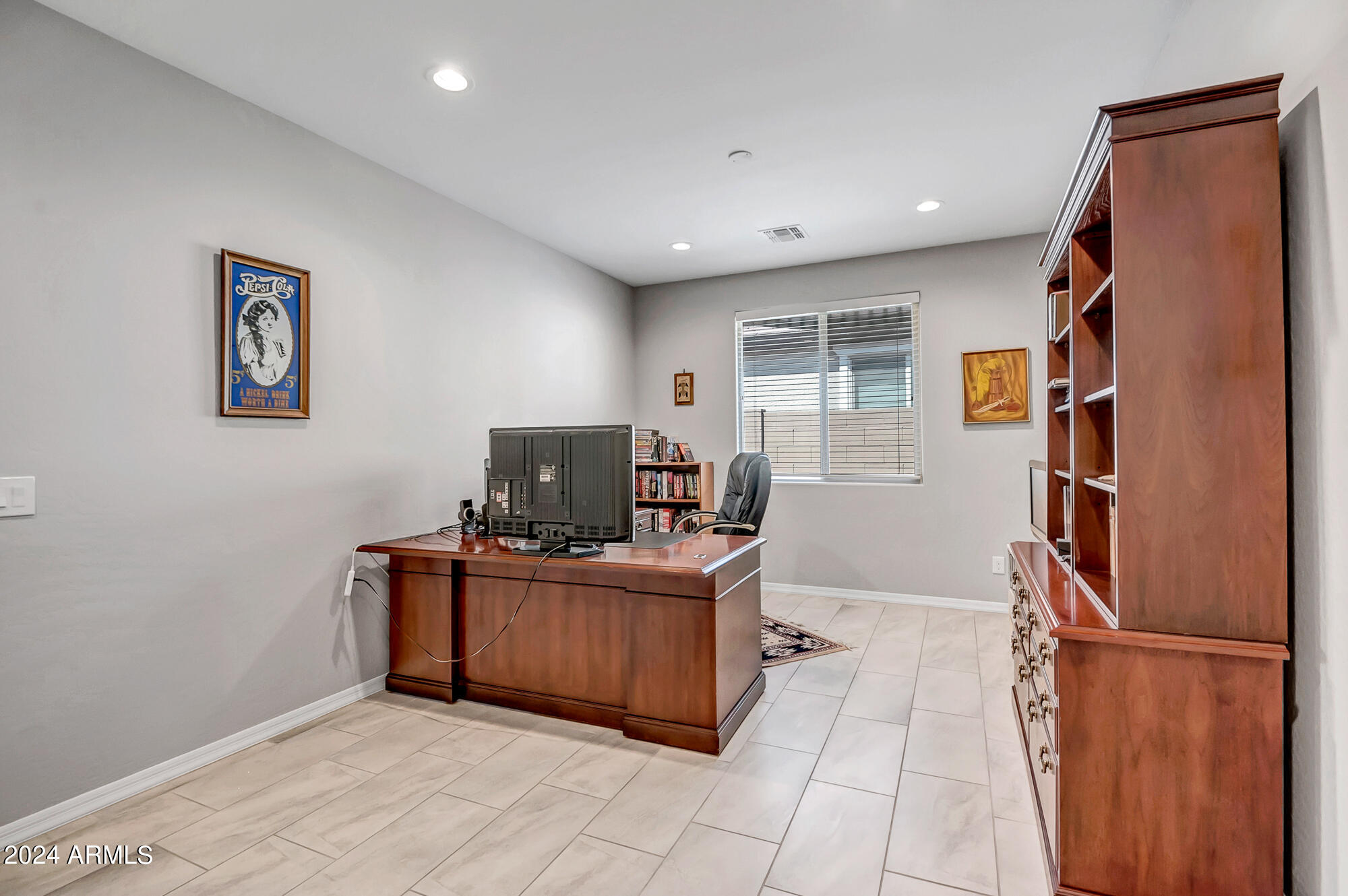 16087 W DESERT HILLS Drive