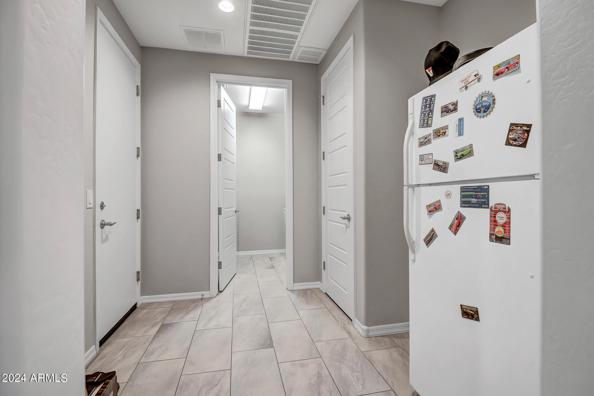 16087 W DESERT HILLS Drive