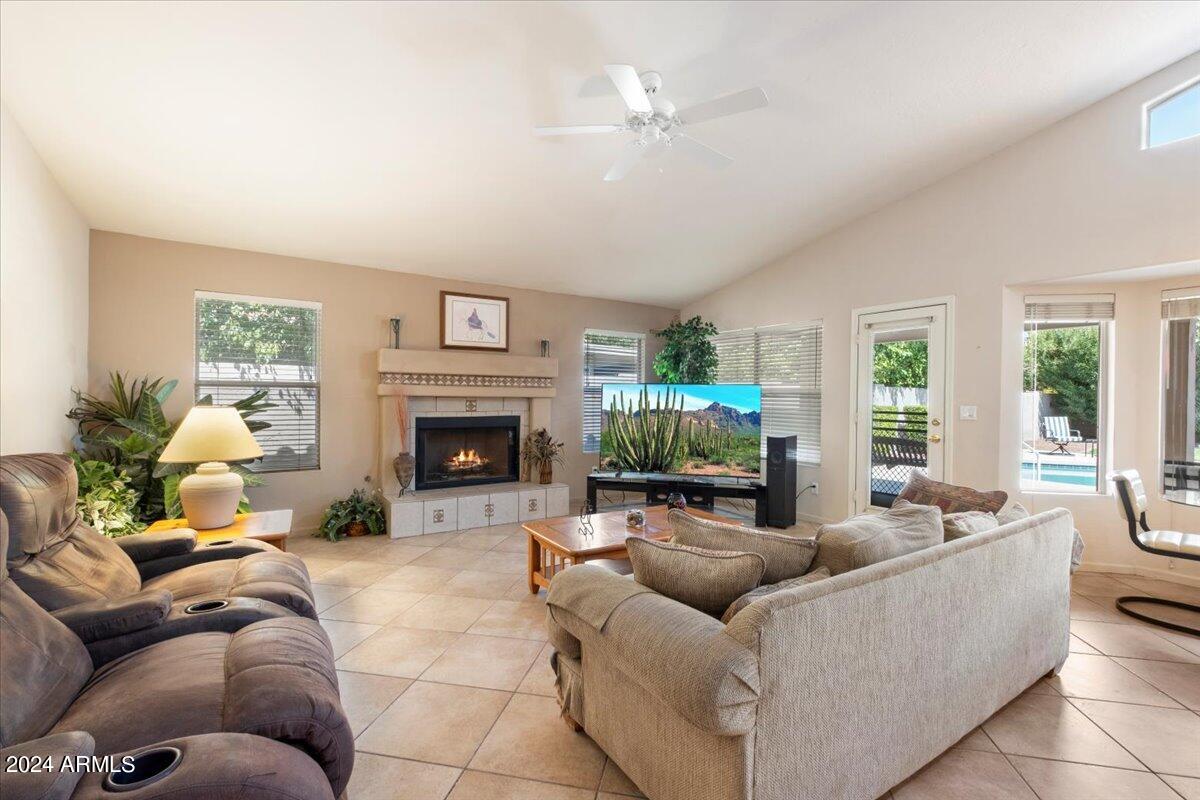 4650 W CARLA VISTA Drive