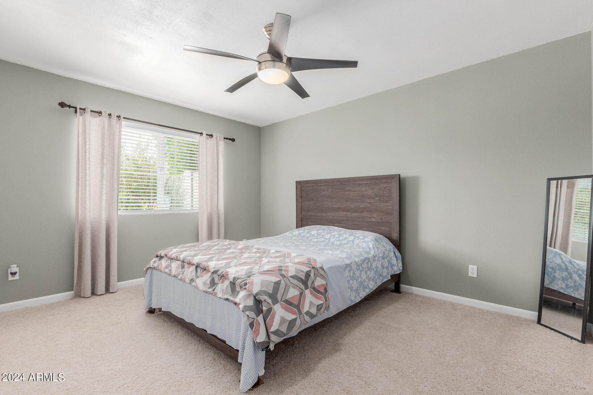 3226 W MOHAWK Lane