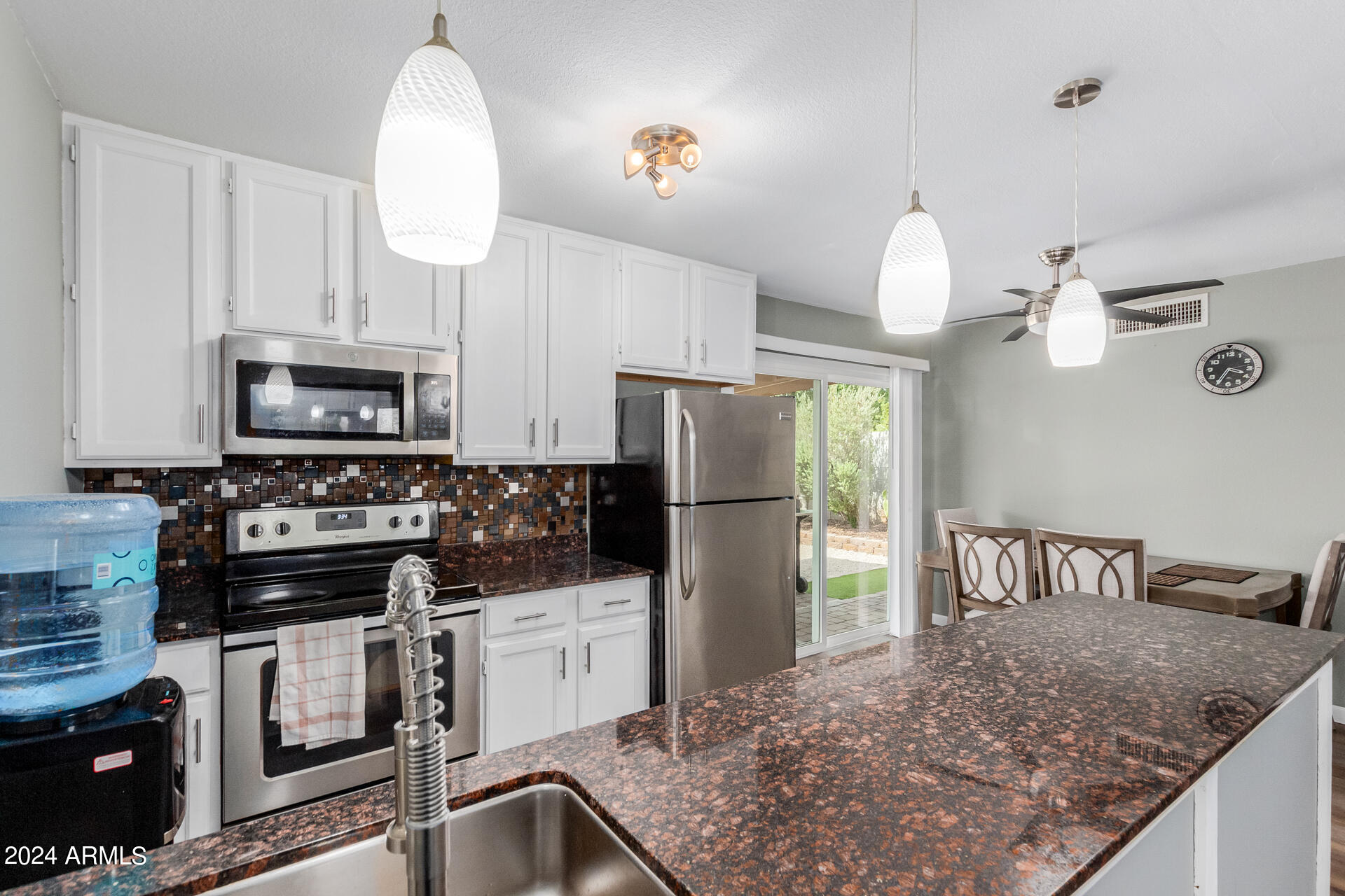 3226 W MOHAWK Lane