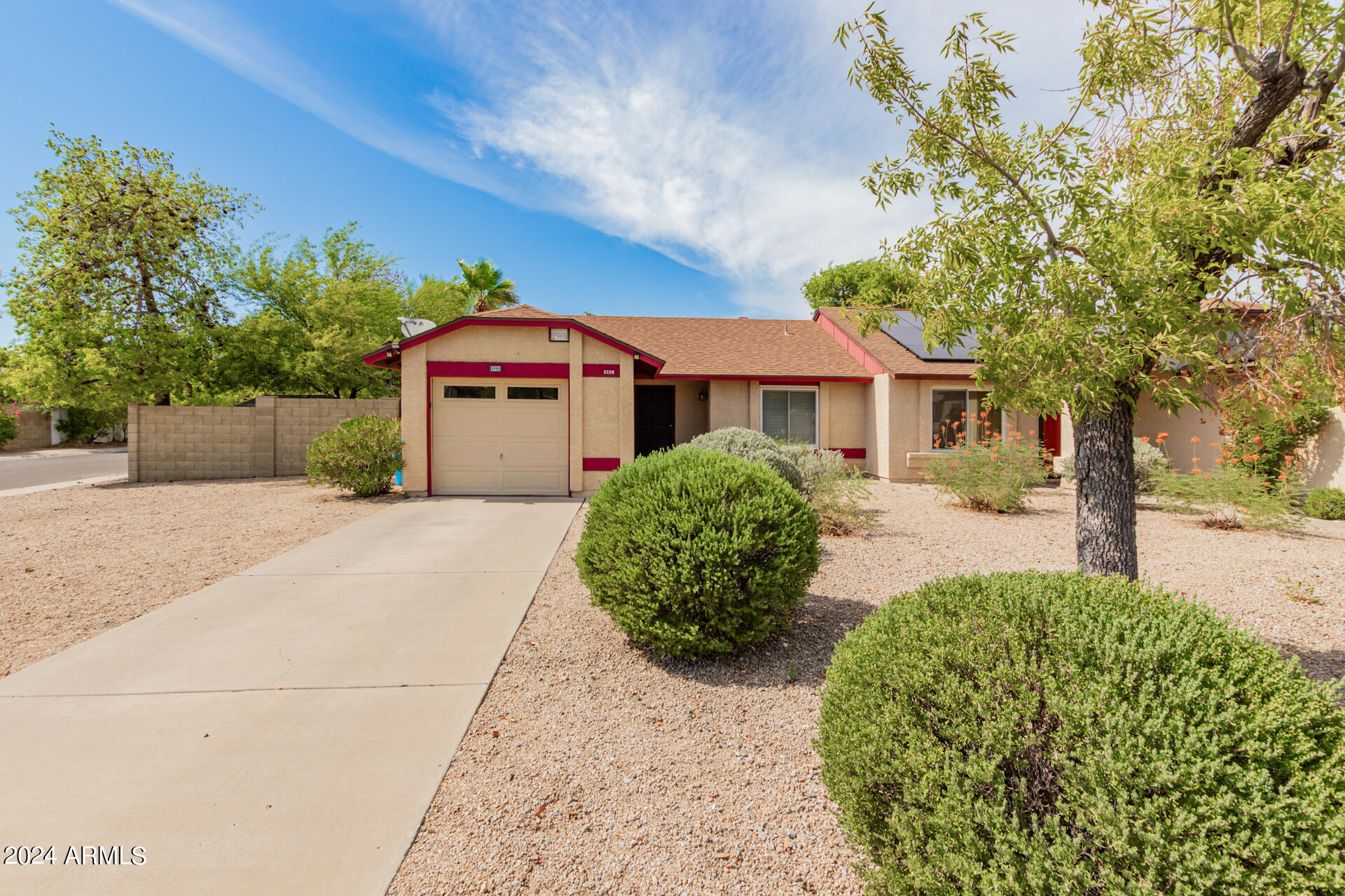3226 W MOHAWK Lane