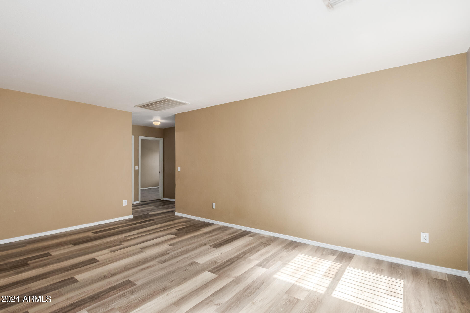 9403 W SHERIDAN Street