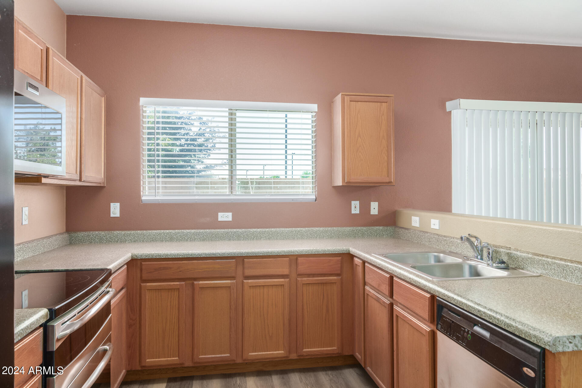 9403 W SHERIDAN Street