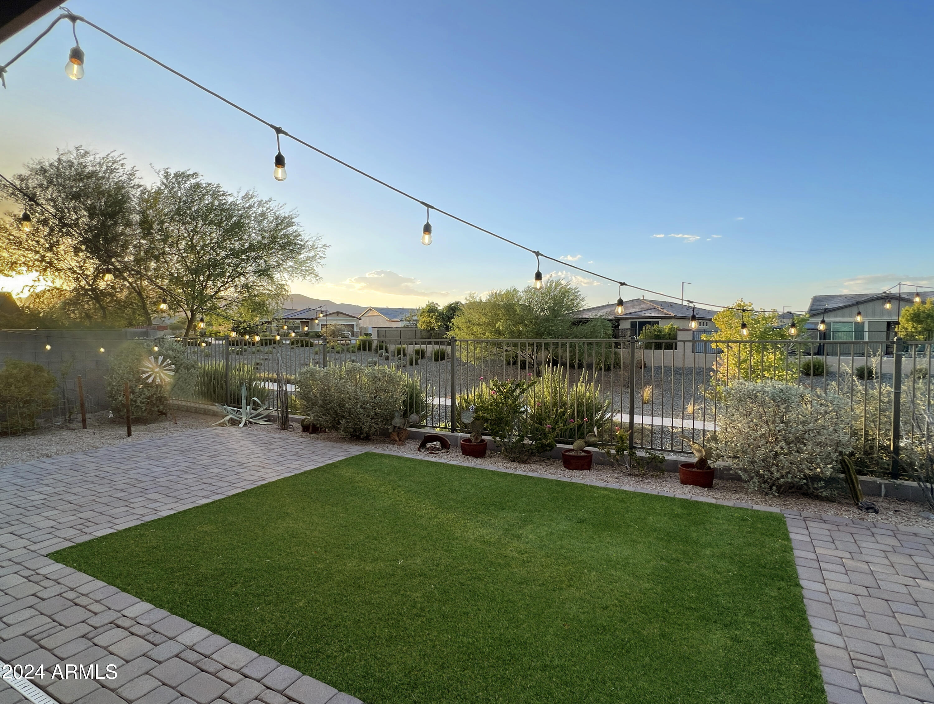 18832 W SAN JUAN Avenue