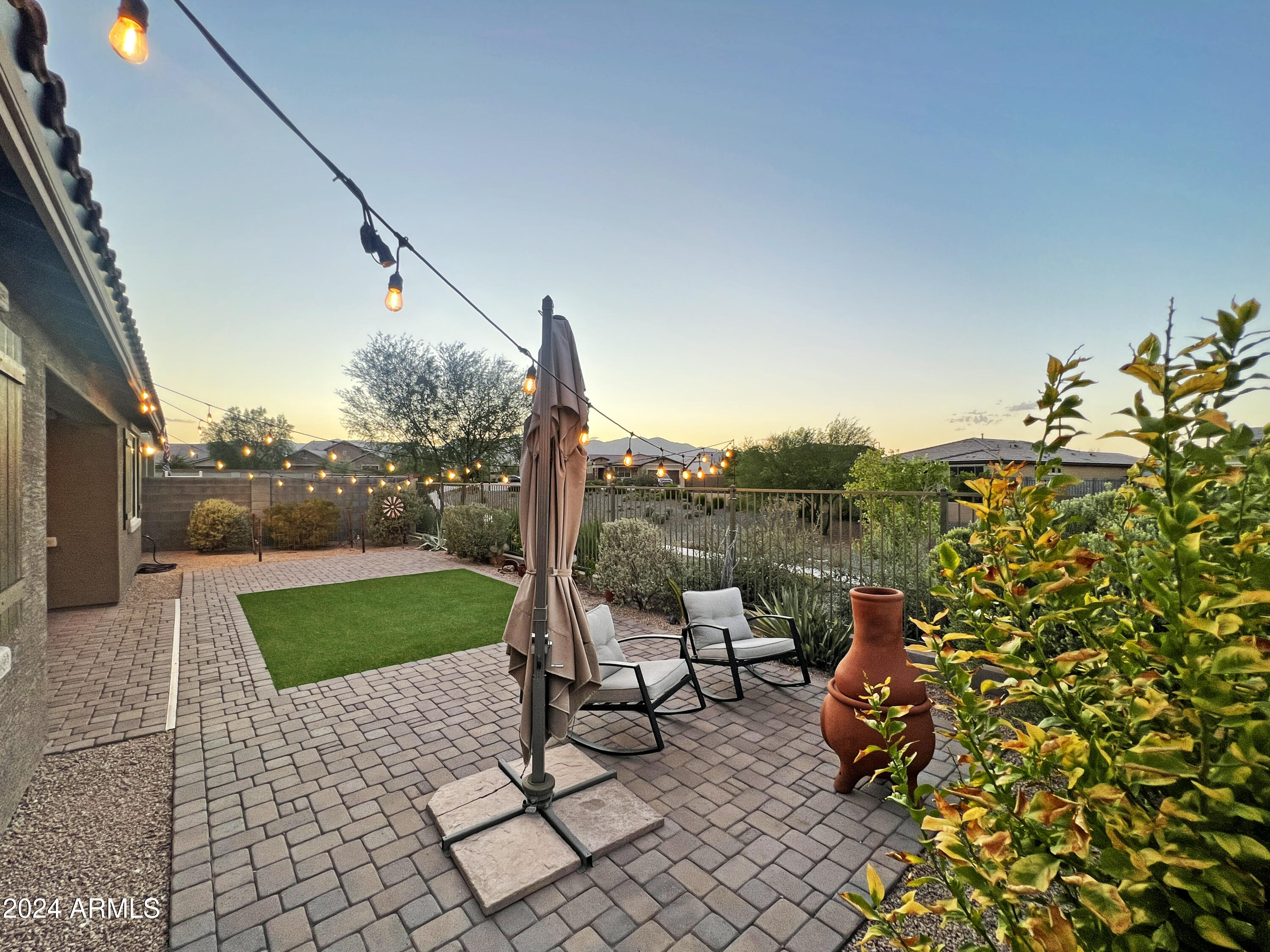 18832 W SAN JUAN Avenue