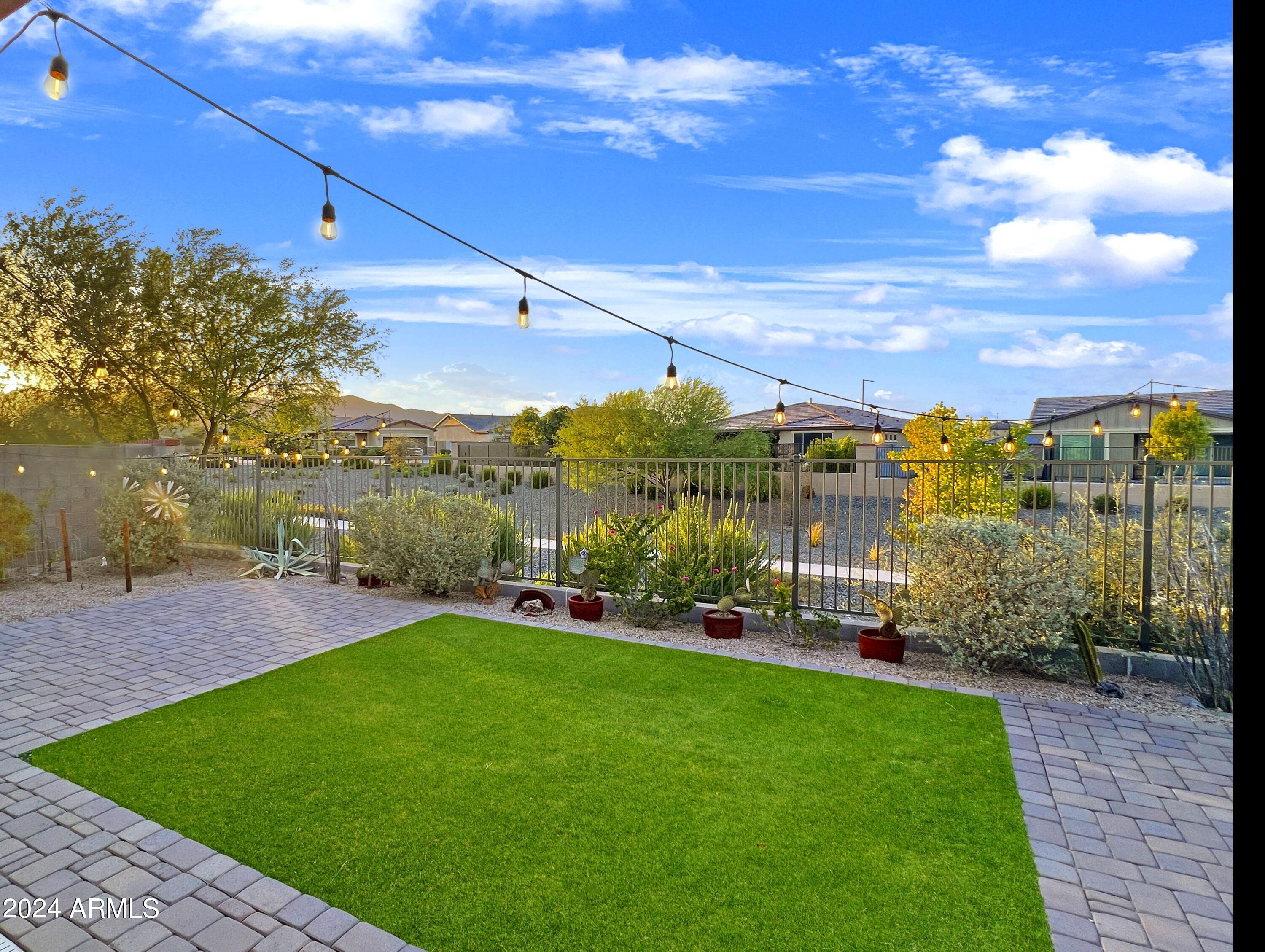 18832 W SAN JUAN Avenue