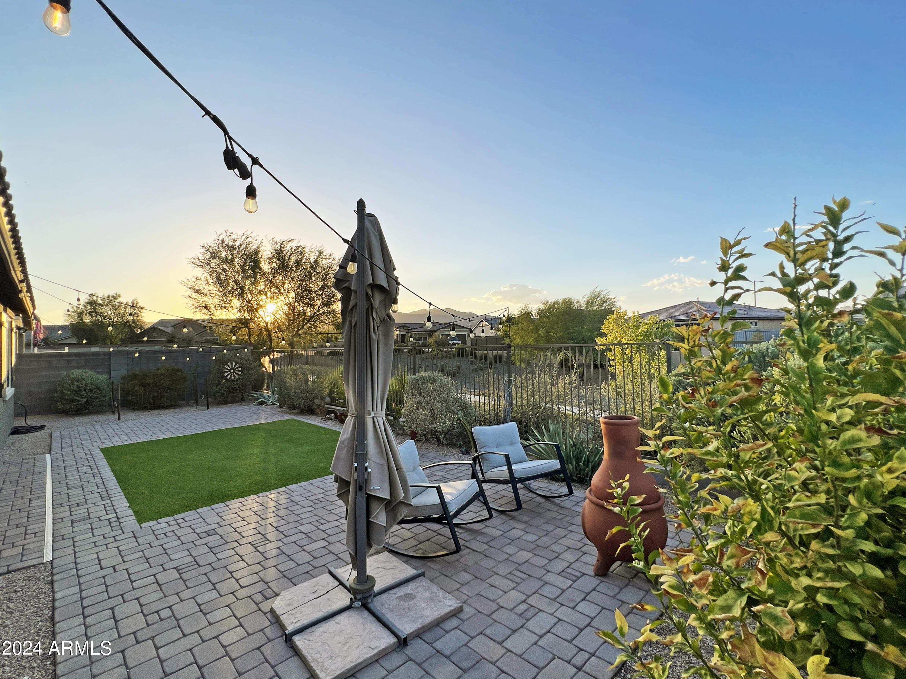 18832 W SAN JUAN Avenue