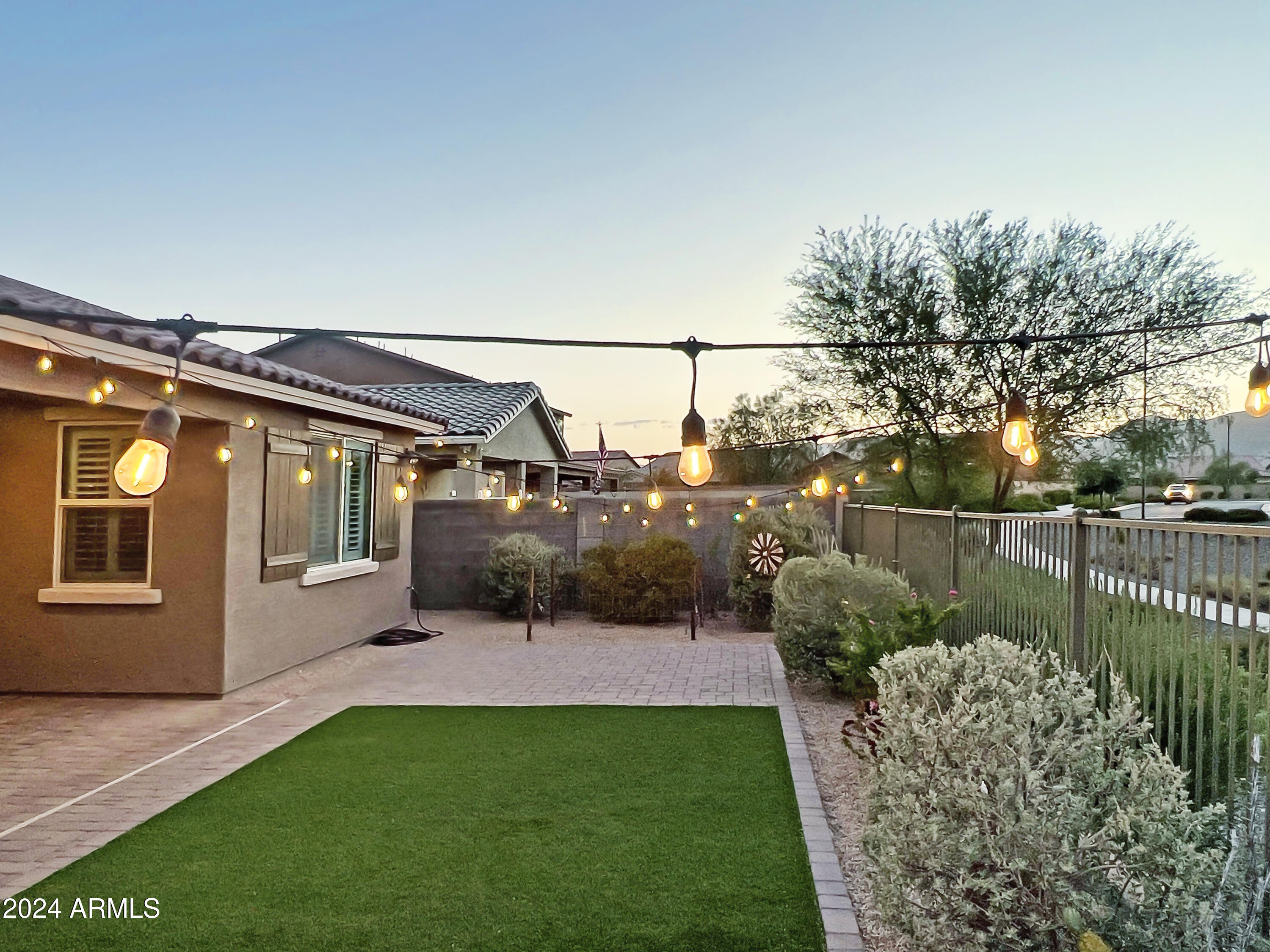 18832 W SAN JUAN Avenue