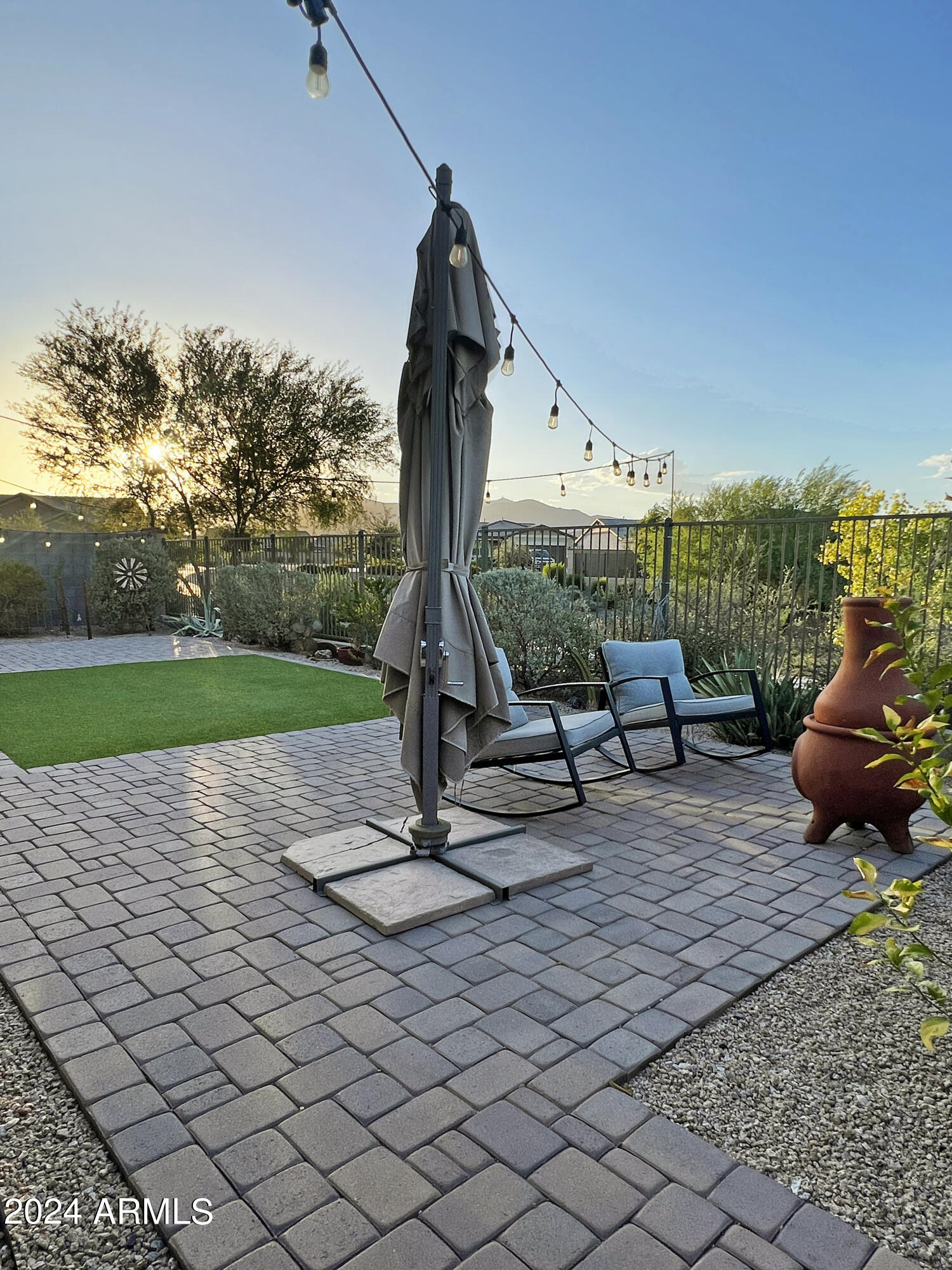 18832 W SAN JUAN Avenue