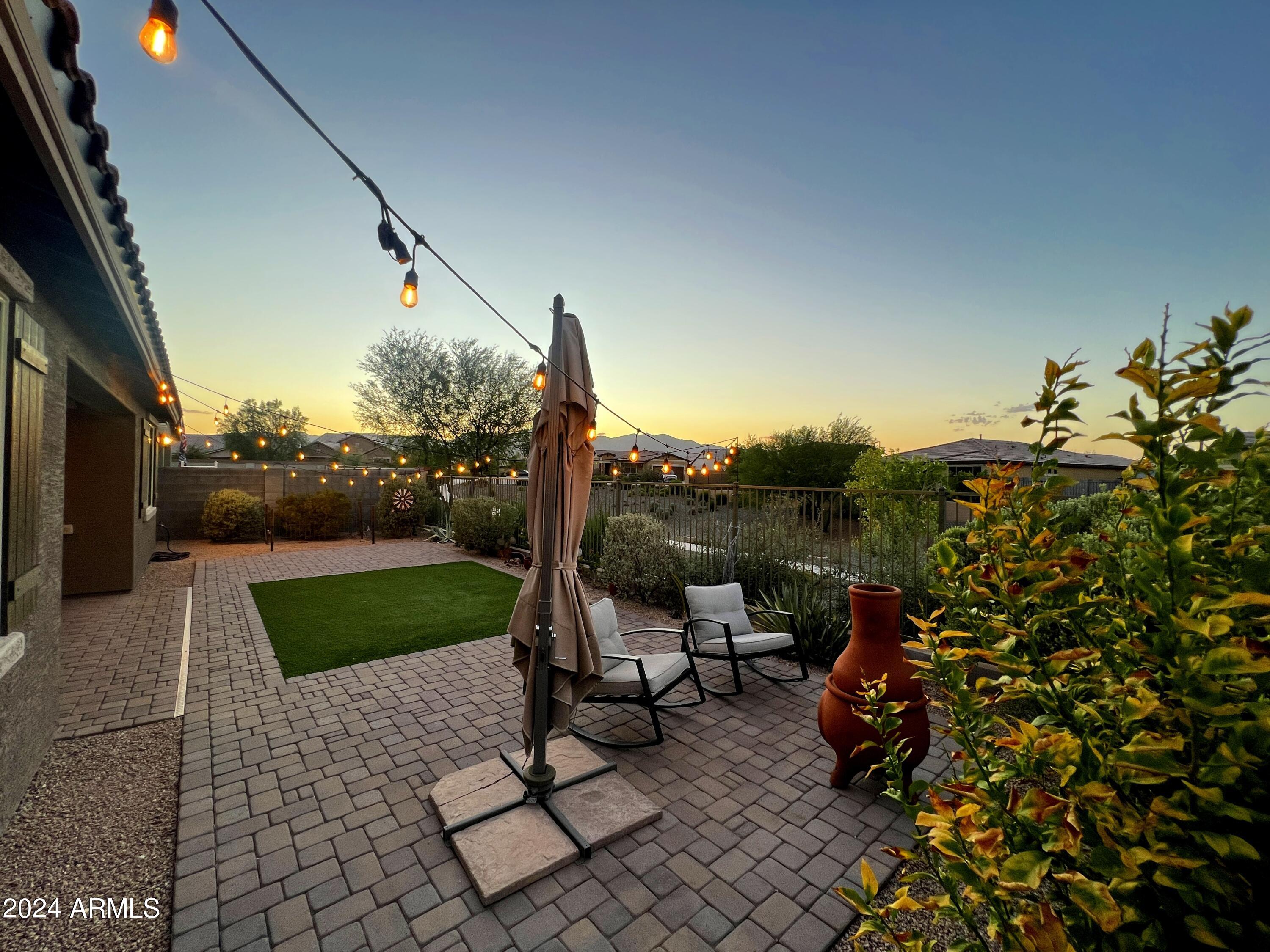 18832 W SAN JUAN Avenue