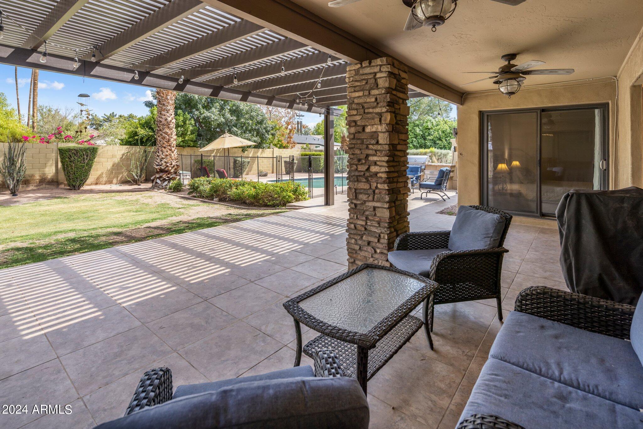 8833 S LAKESHORE Drive