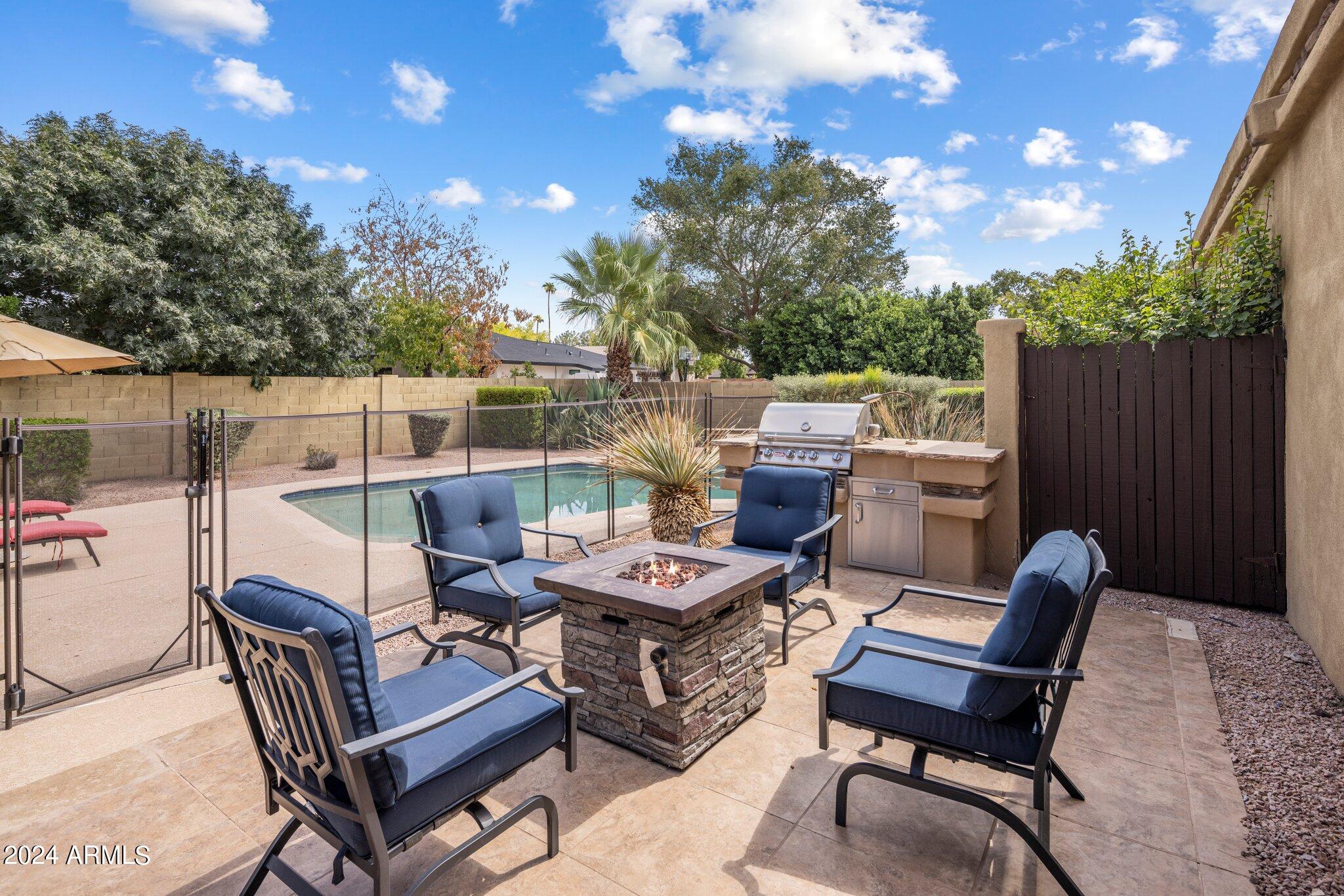 8833 S LAKESHORE Drive