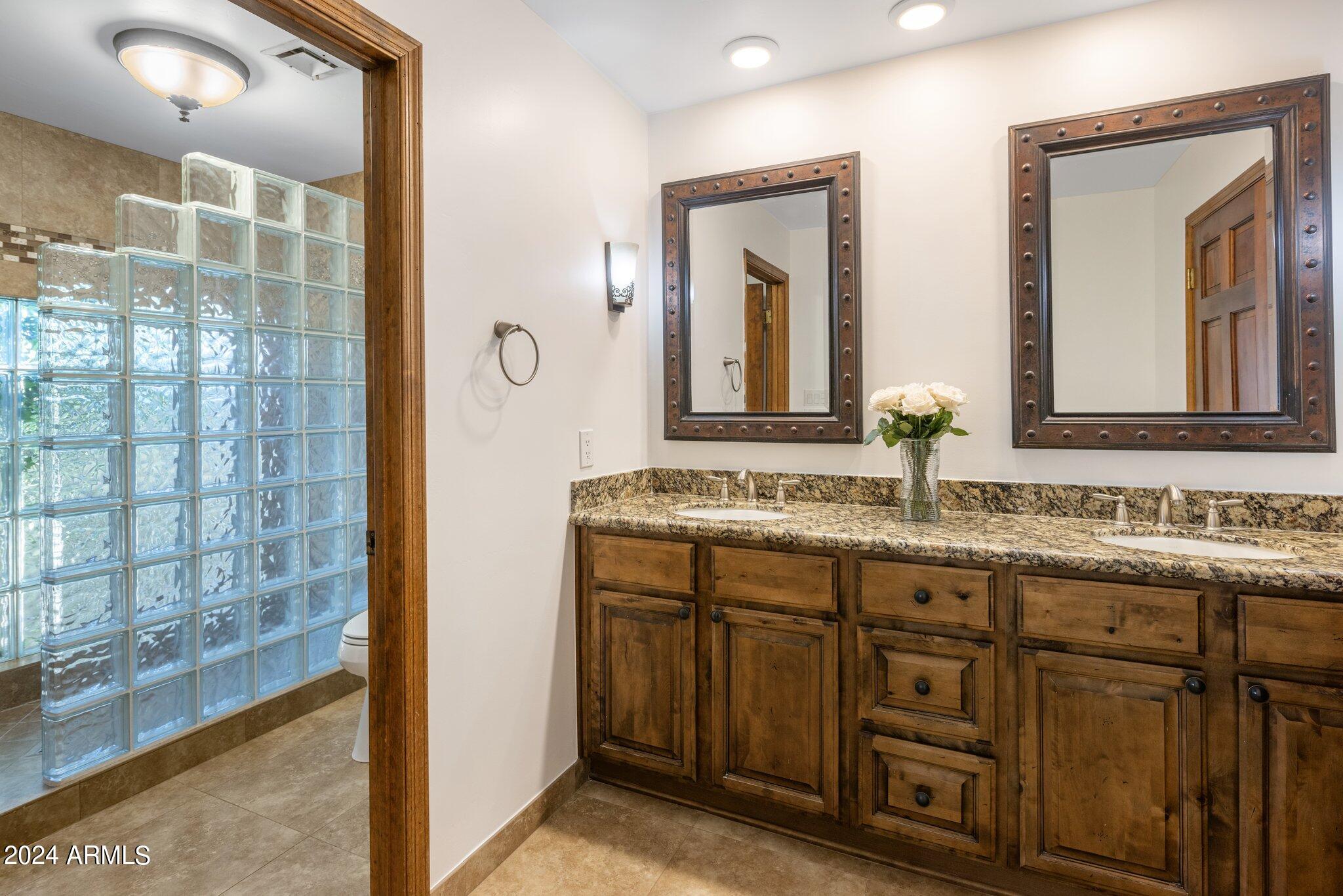 8833 S LAKESHORE Drive