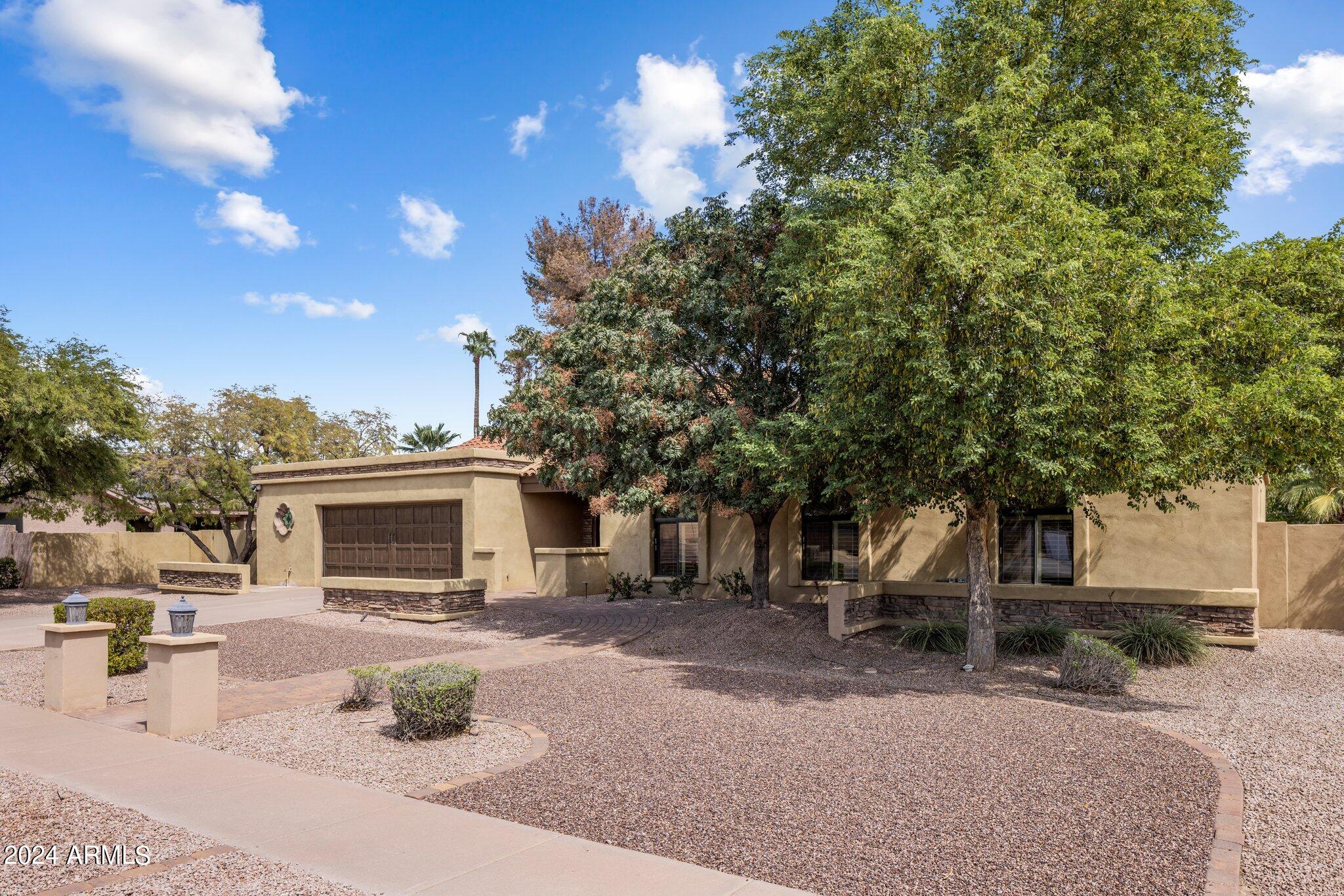 8833 S LAKESHORE Drive