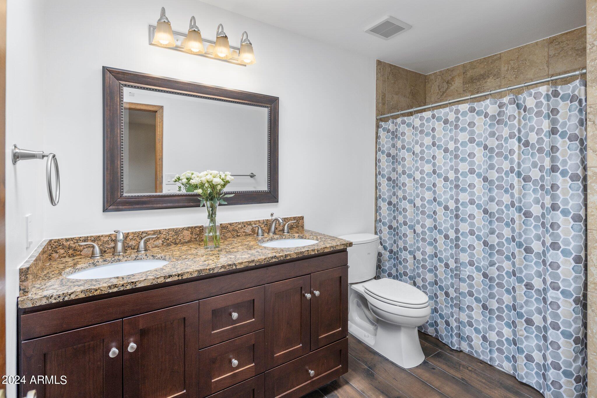 8833 S LAKESHORE Drive