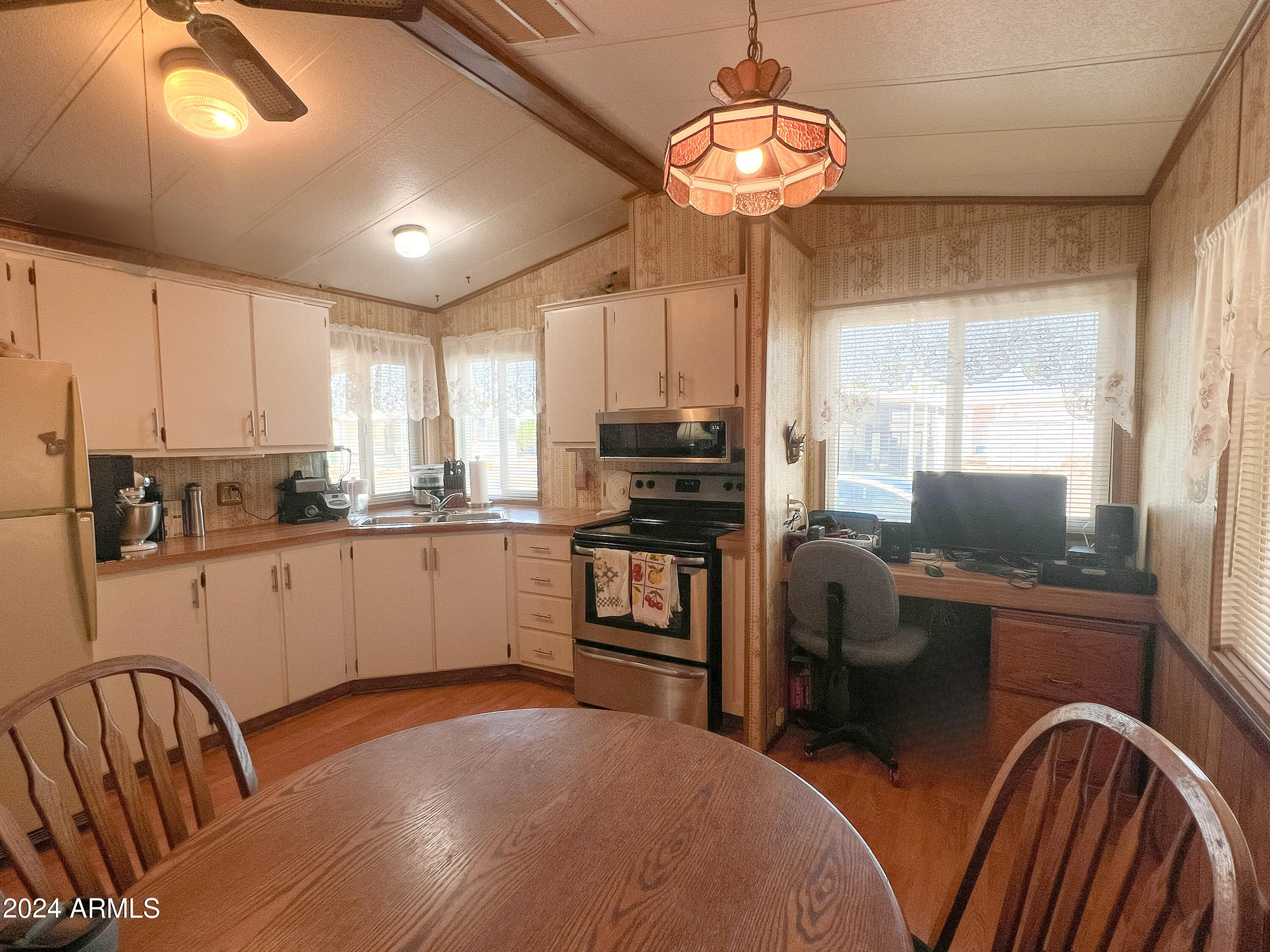 9427 E UNIVERSITY Drive # 3