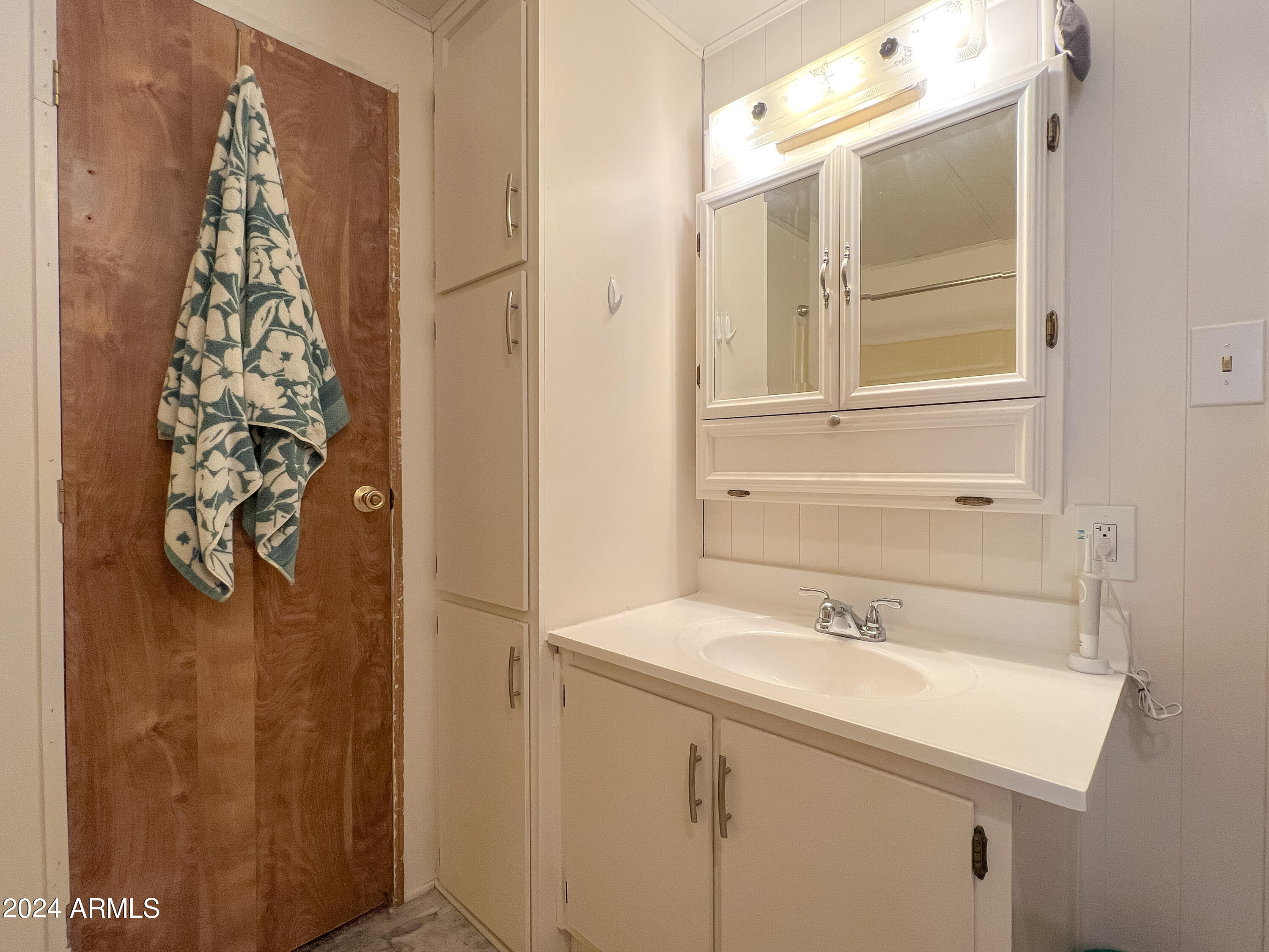 9427 E UNIVERSITY Drive # 3