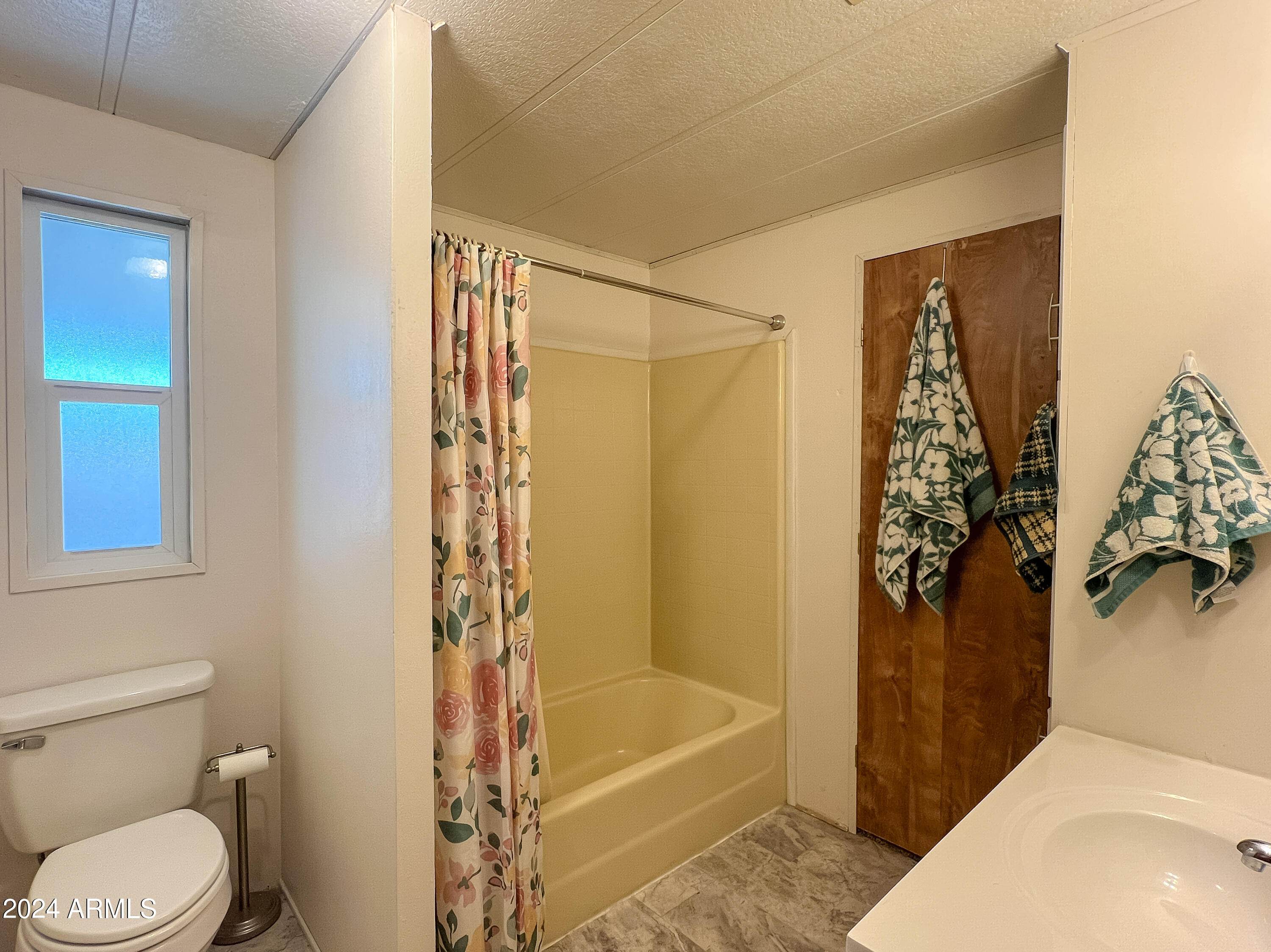 9427 E UNIVERSITY Drive # 3