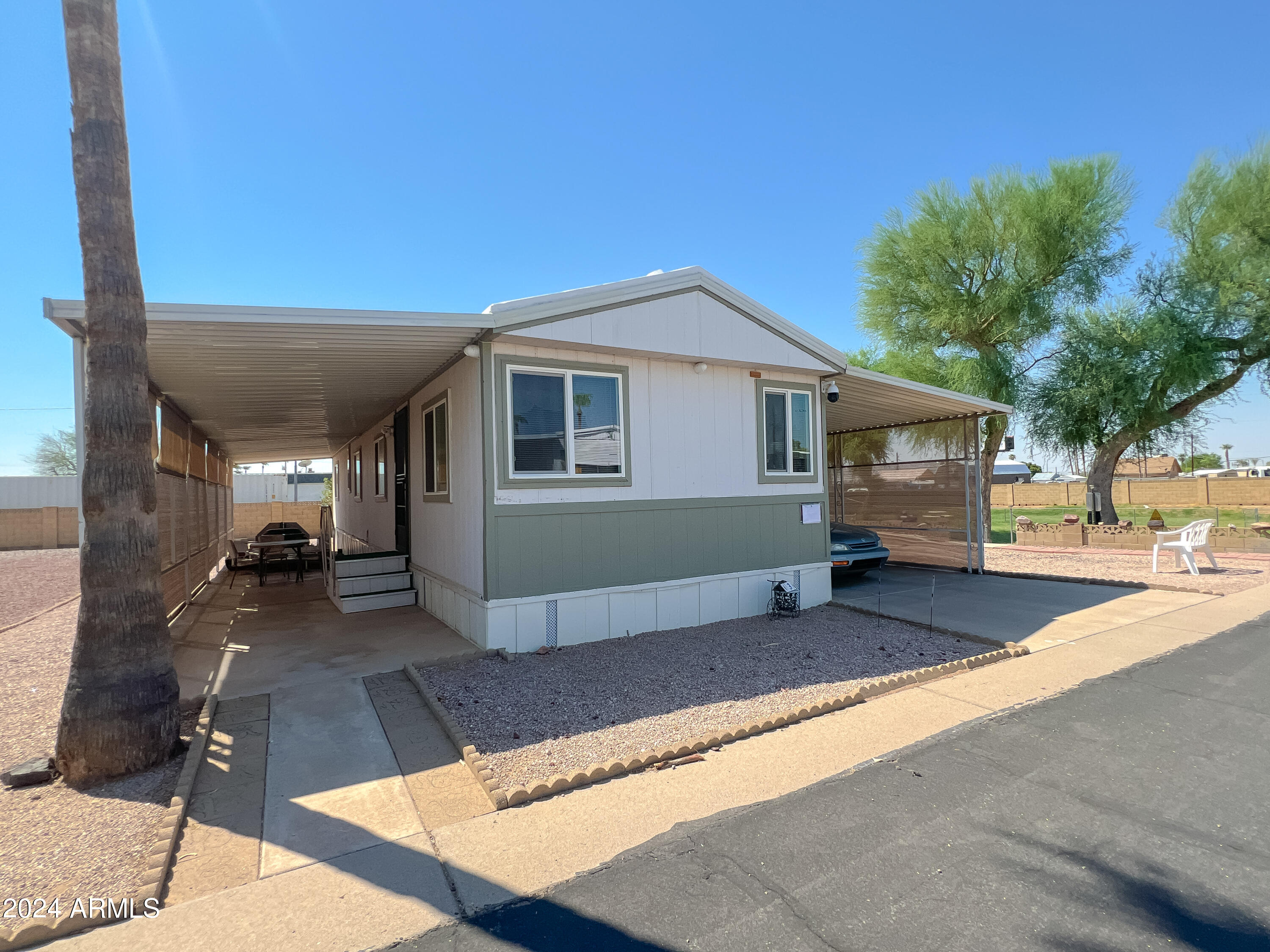 9427 E UNIVERSITY Drive # 3