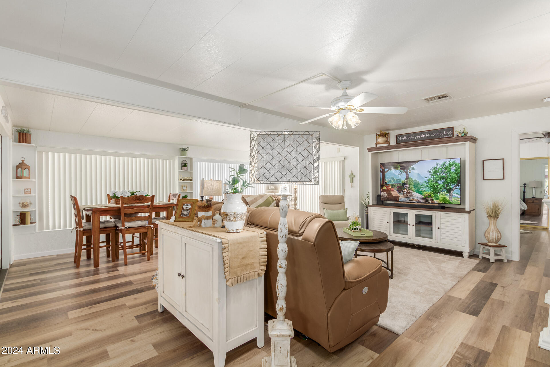 9234 E LAKESIDE Drive