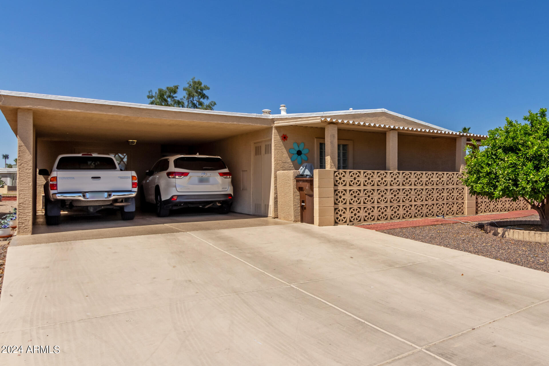 9234 E LAKESIDE Drive