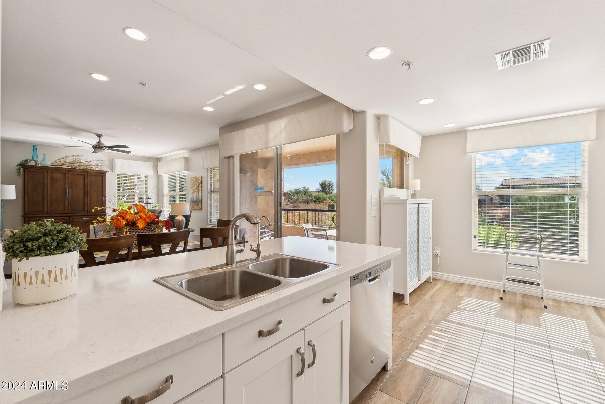 2425 W BRONCO BUTTE Trail # 1029