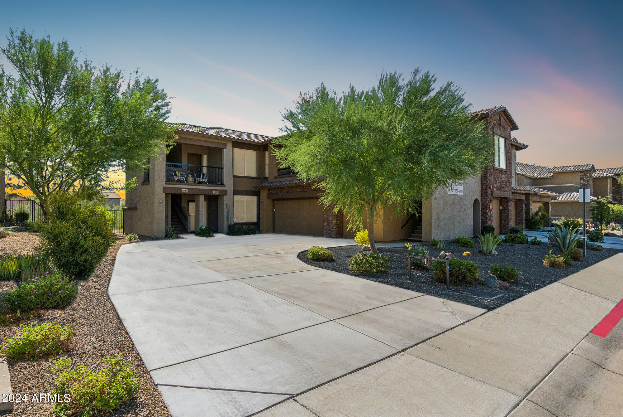 2425 W BRONCO BUTTE Trail # 1029