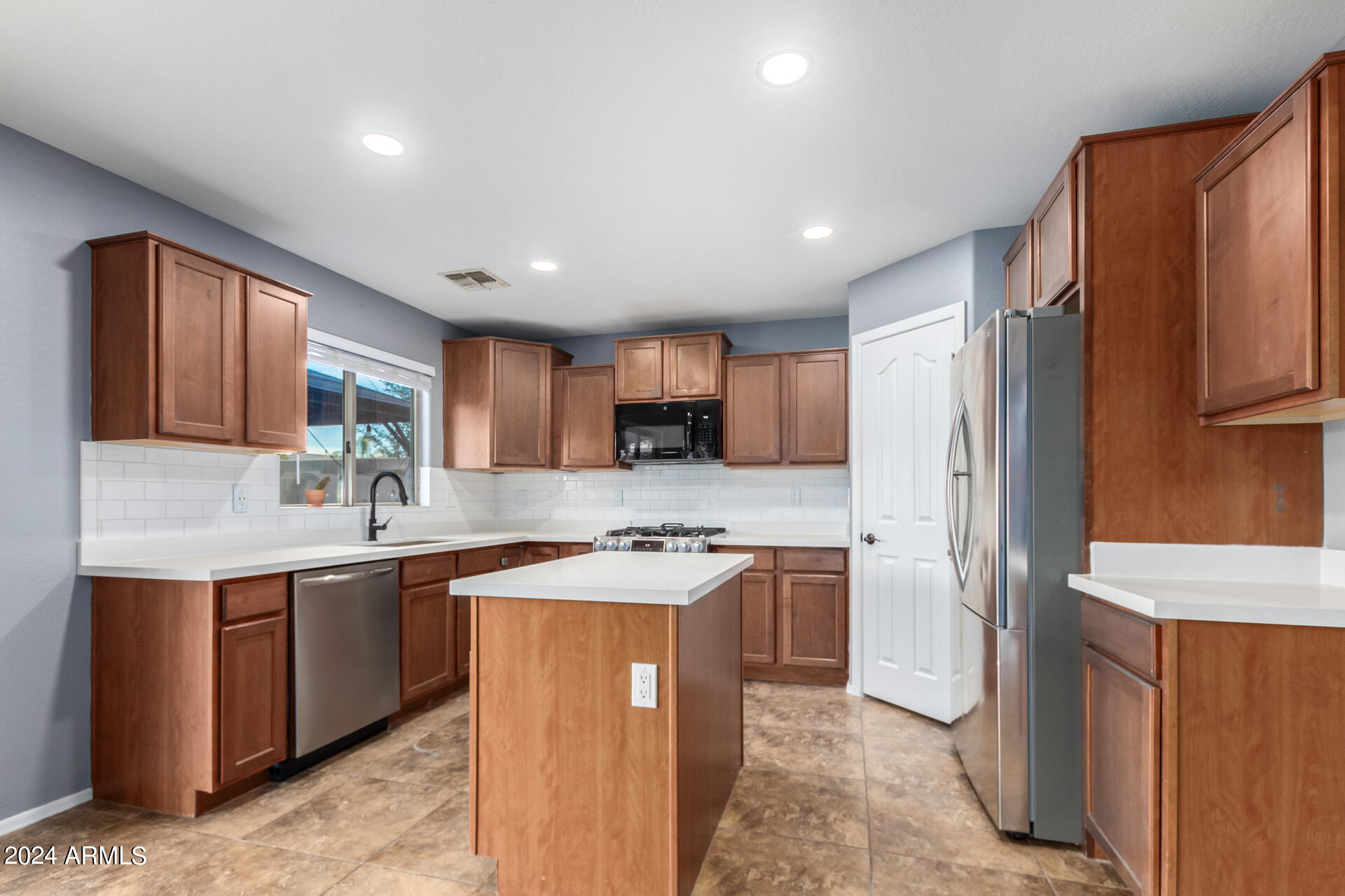 1290 W BELMONT RED Trail