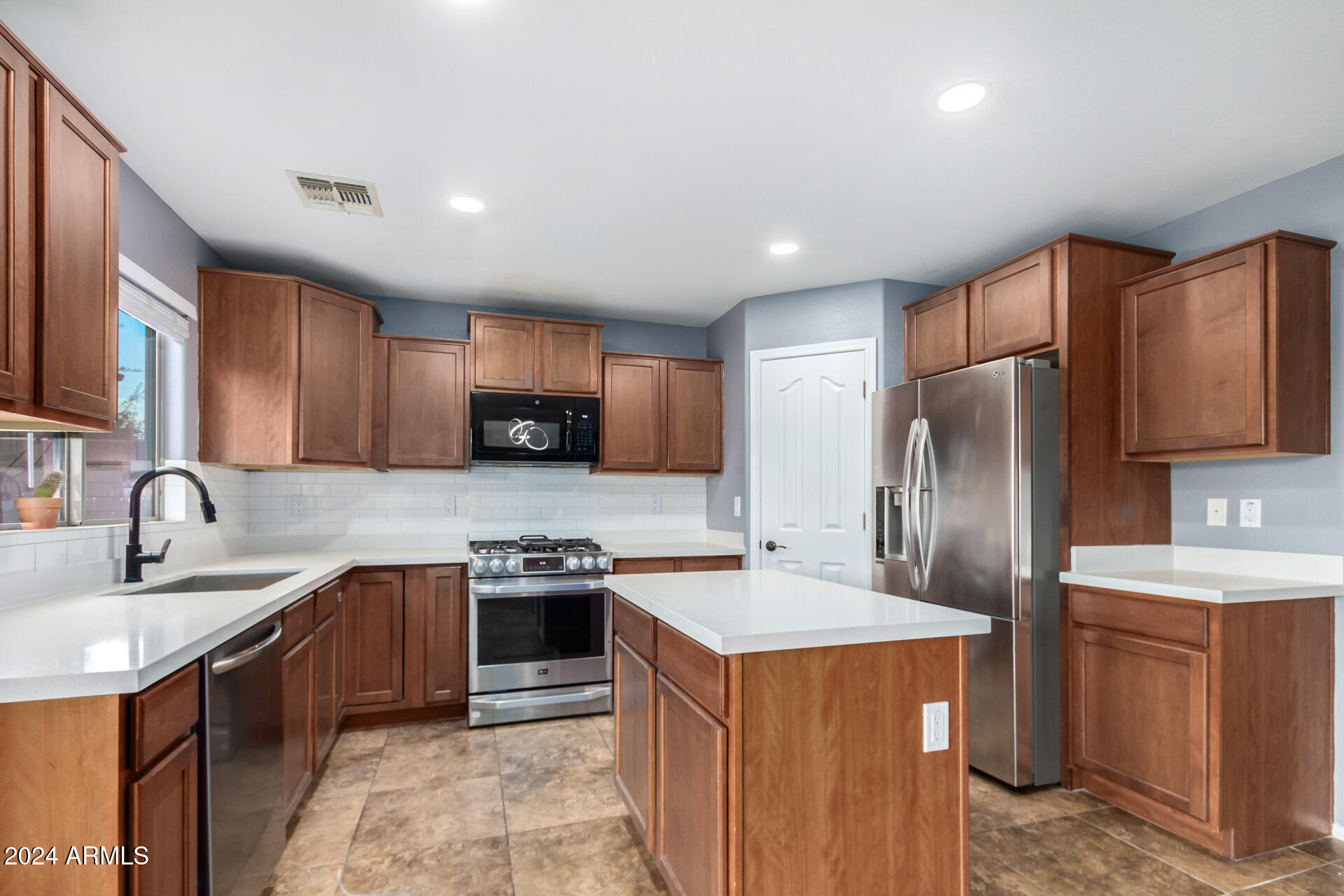 1290 W BELMONT RED Trail