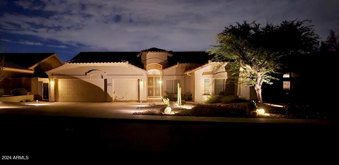 9425 E MAPLE Drive