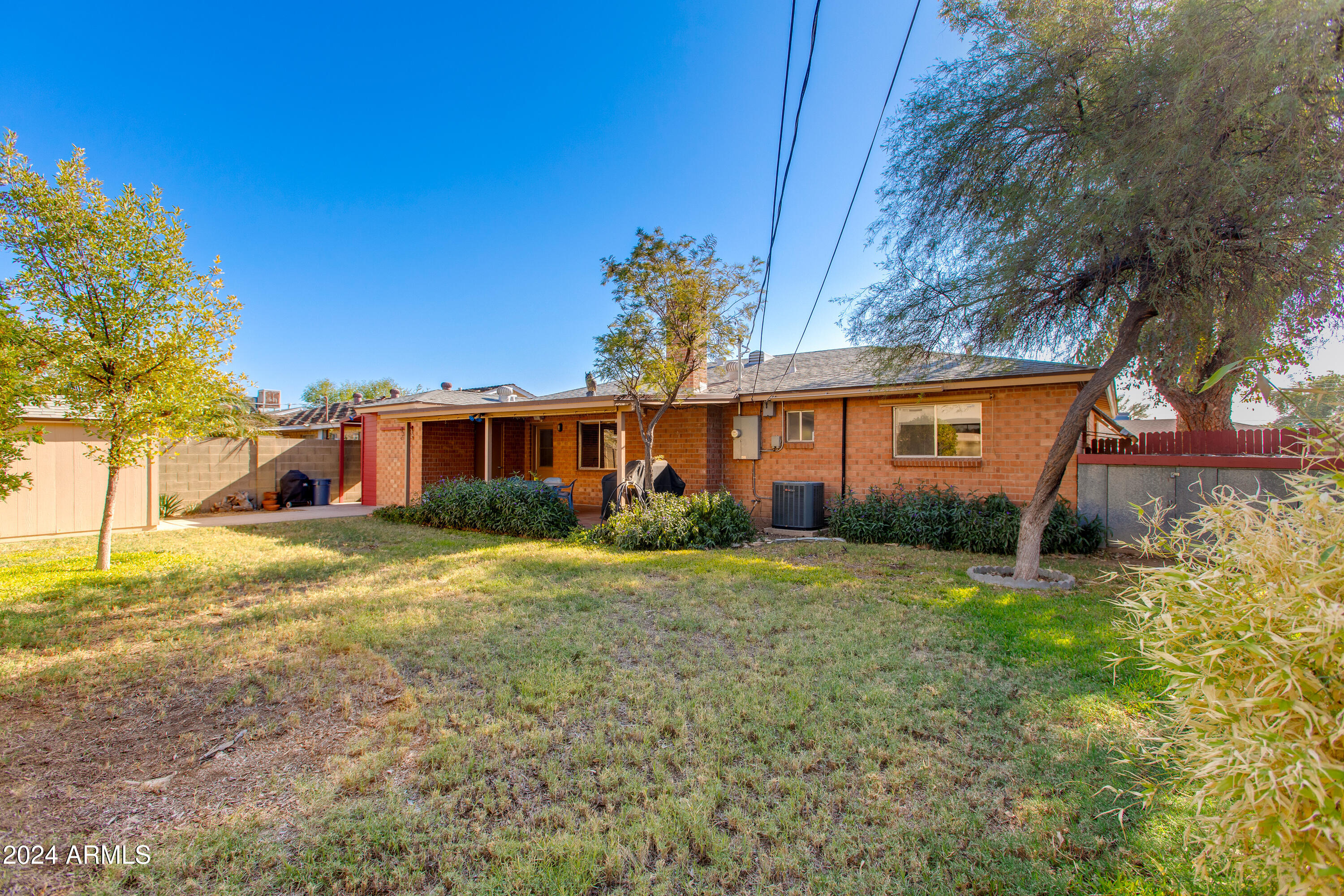 2752 W LAWRENCE Road