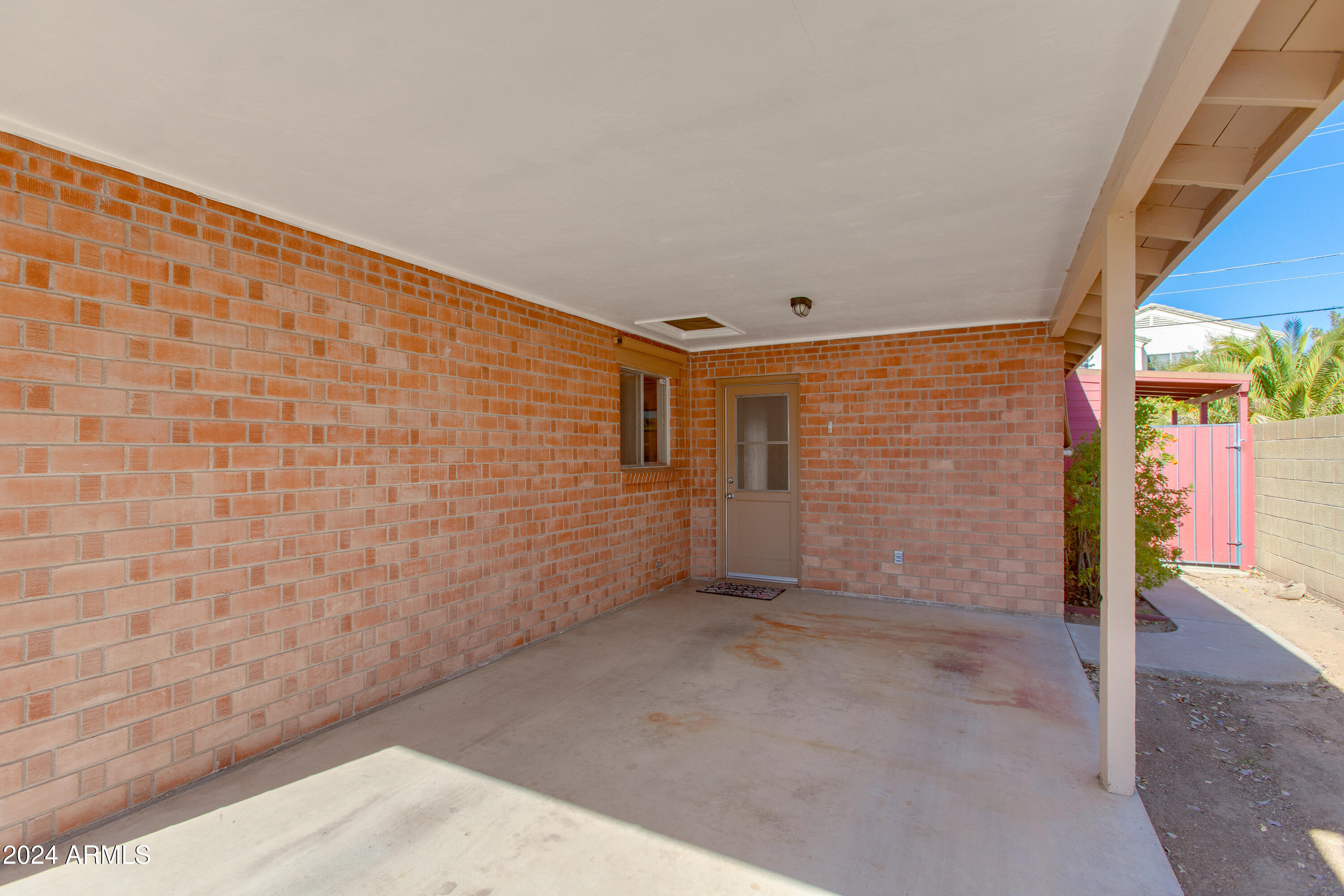 2752 W LAWRENCE Road