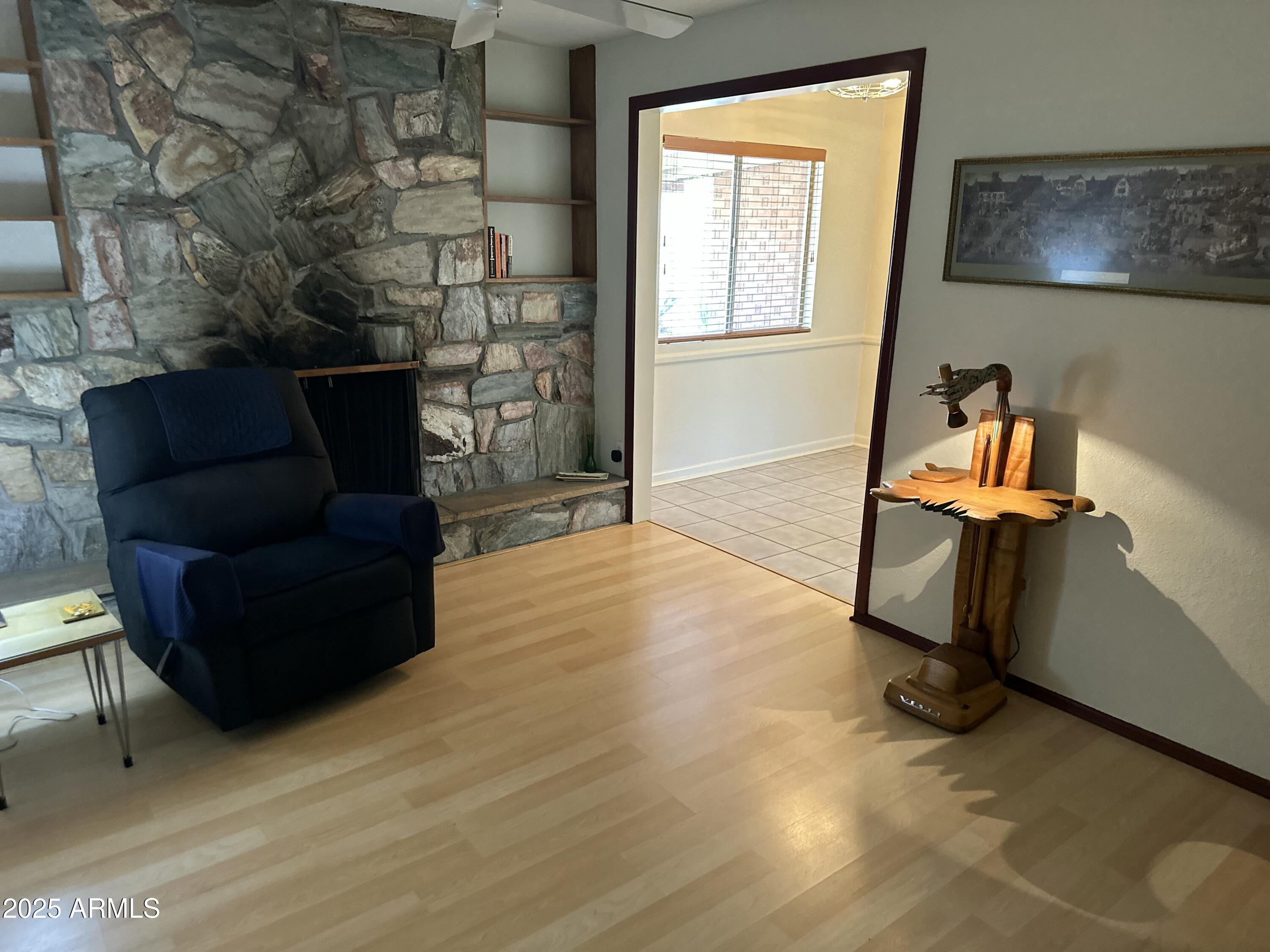 2752 W LAWRENCE Road