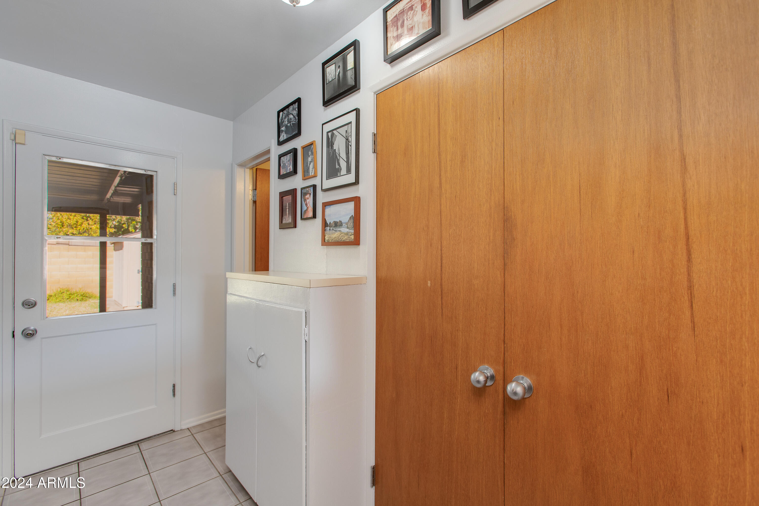 2752 W LAWRENCE Road