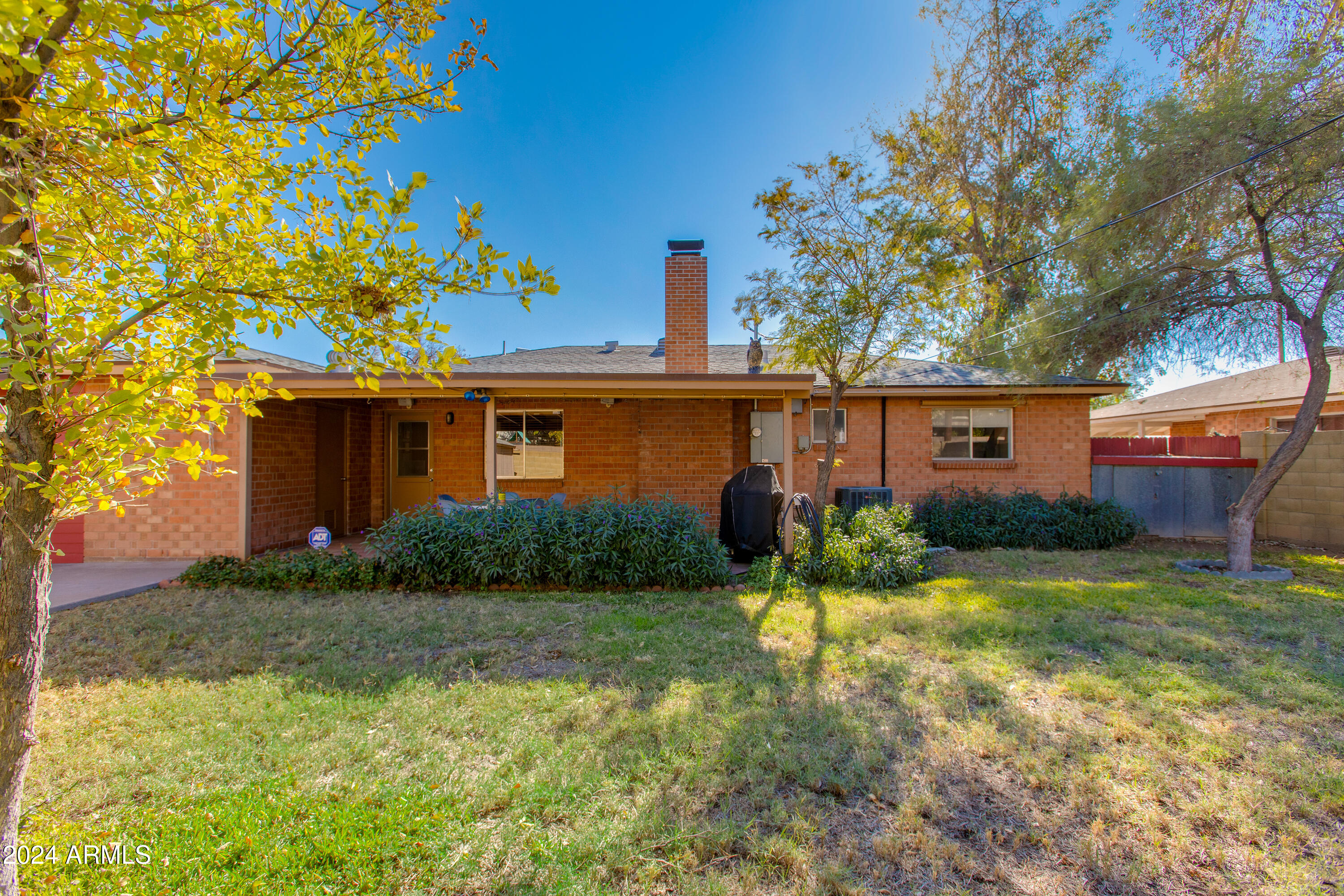 2752 W LAWRENCE Road