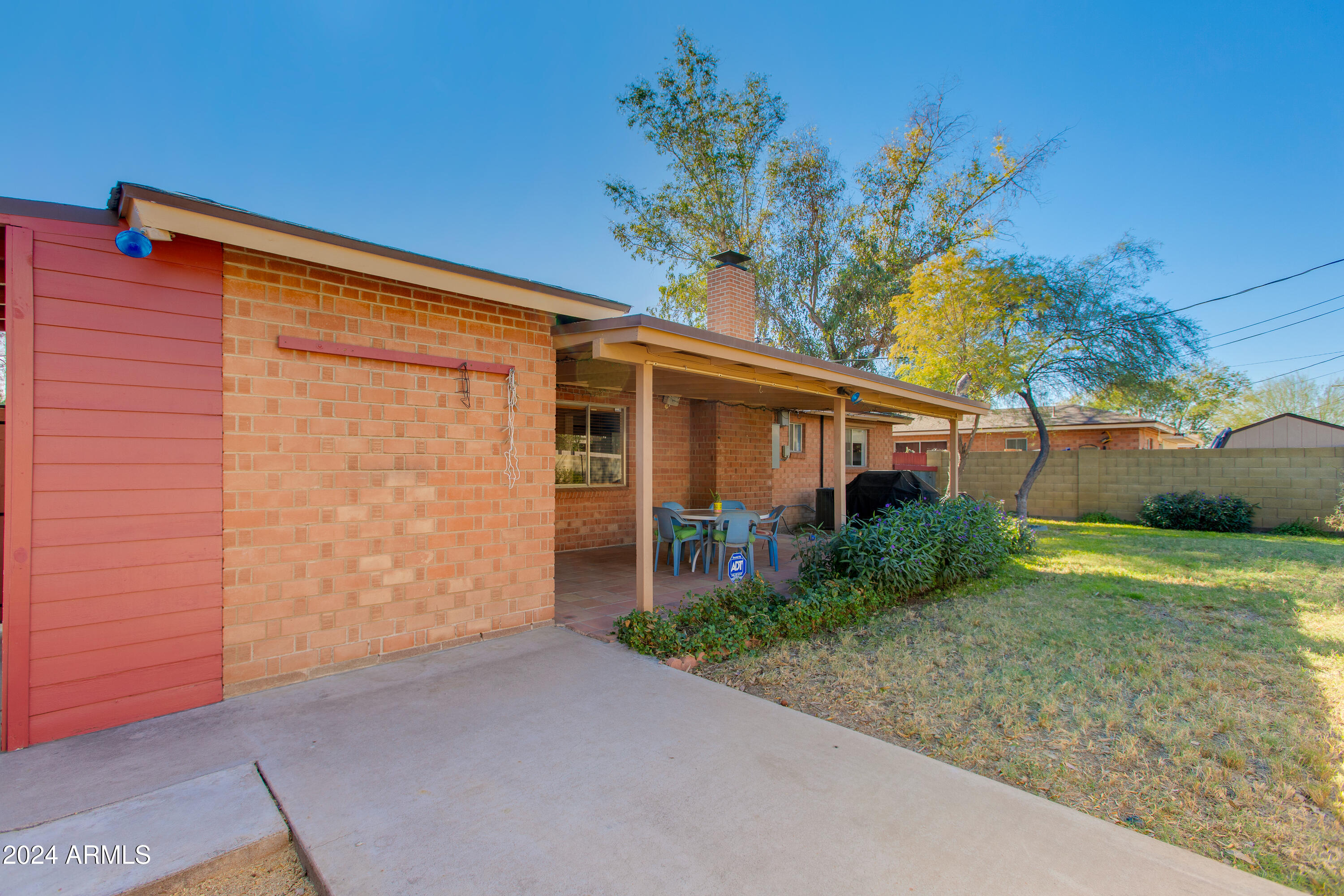 2752 W LAWRENCE Road