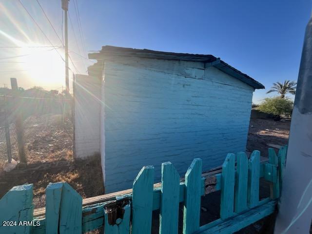 2737 W ROOSEVELT Street