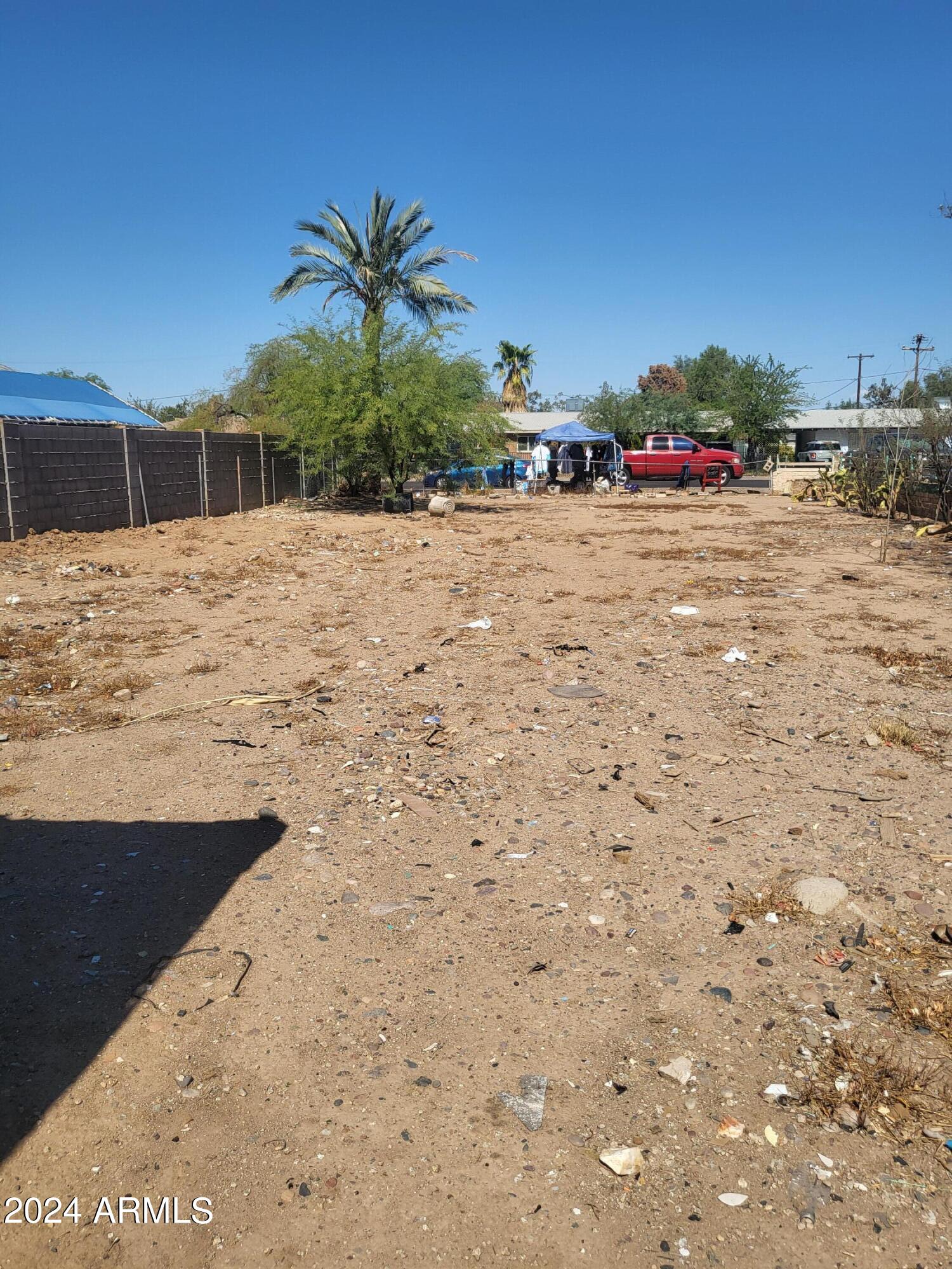 2737 W ROOSEVELT Street