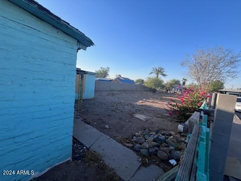 2737 W ROOSEVELT Street