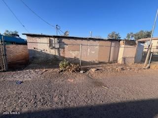 2737 W ROOSEVELT Street