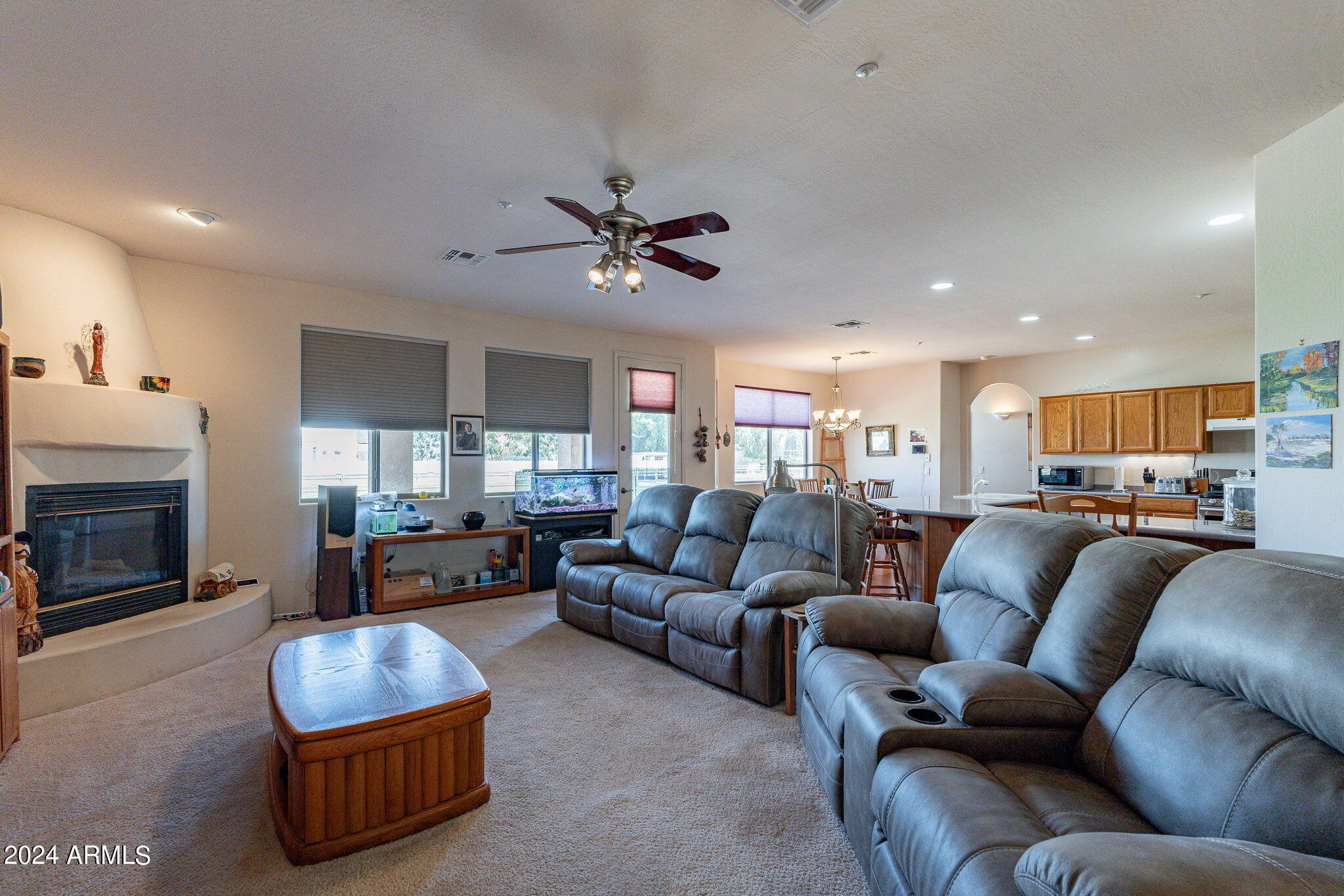 2578 E ARROWHEAD Trail