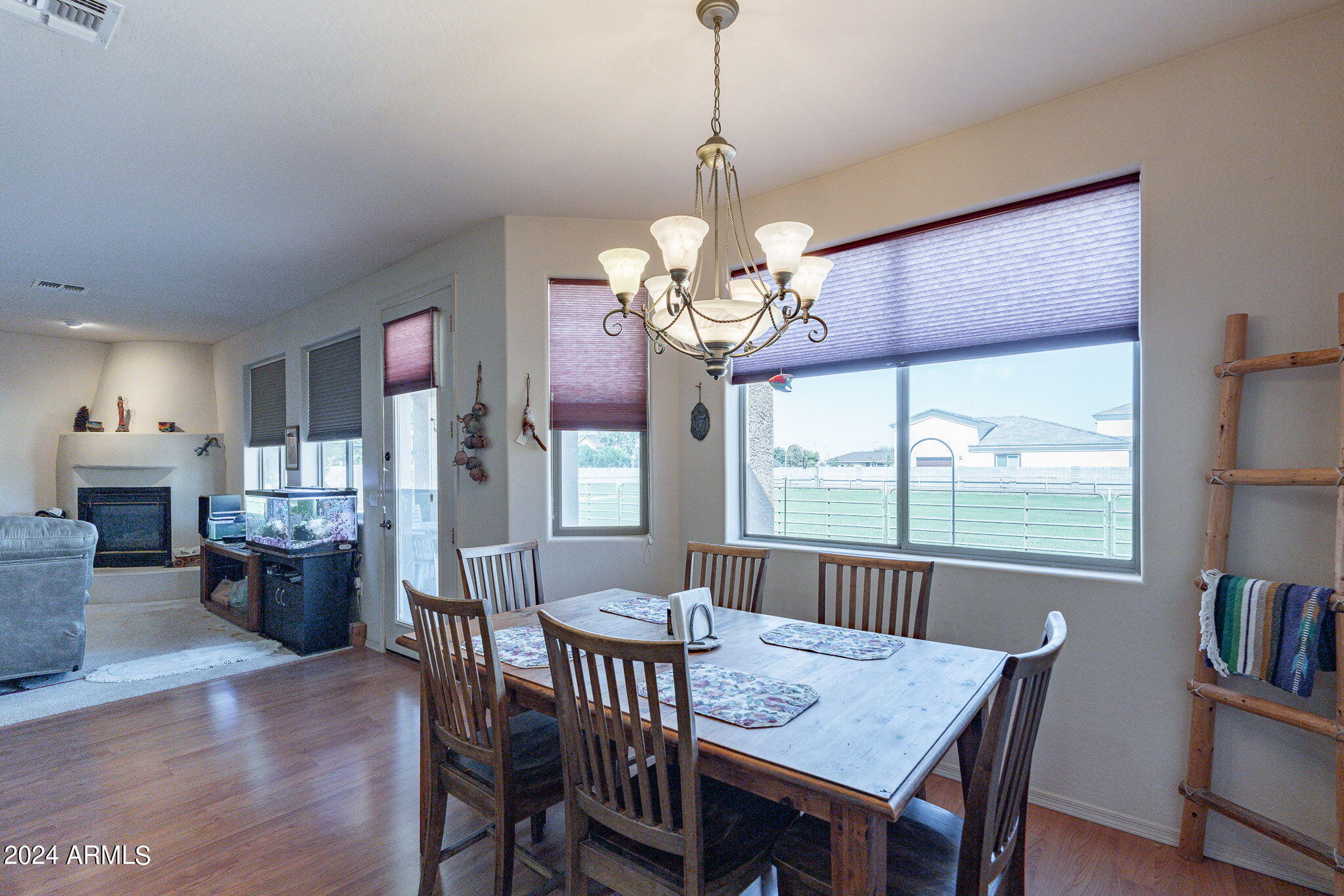 2578 E ARROWHEAD Trail